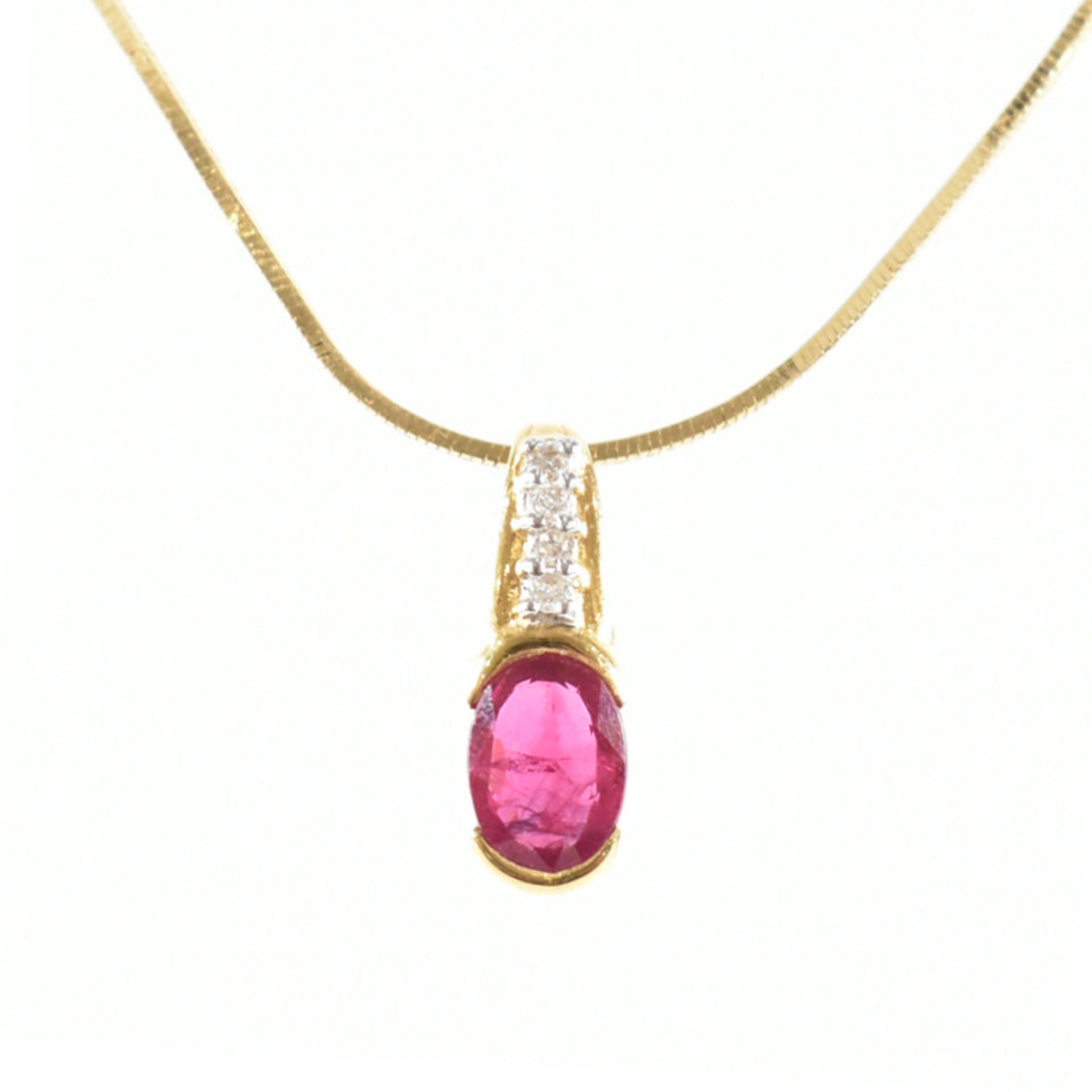 18CT GOLD RUBY & DIAMOND NECKLACE PENDANT & CHAIN