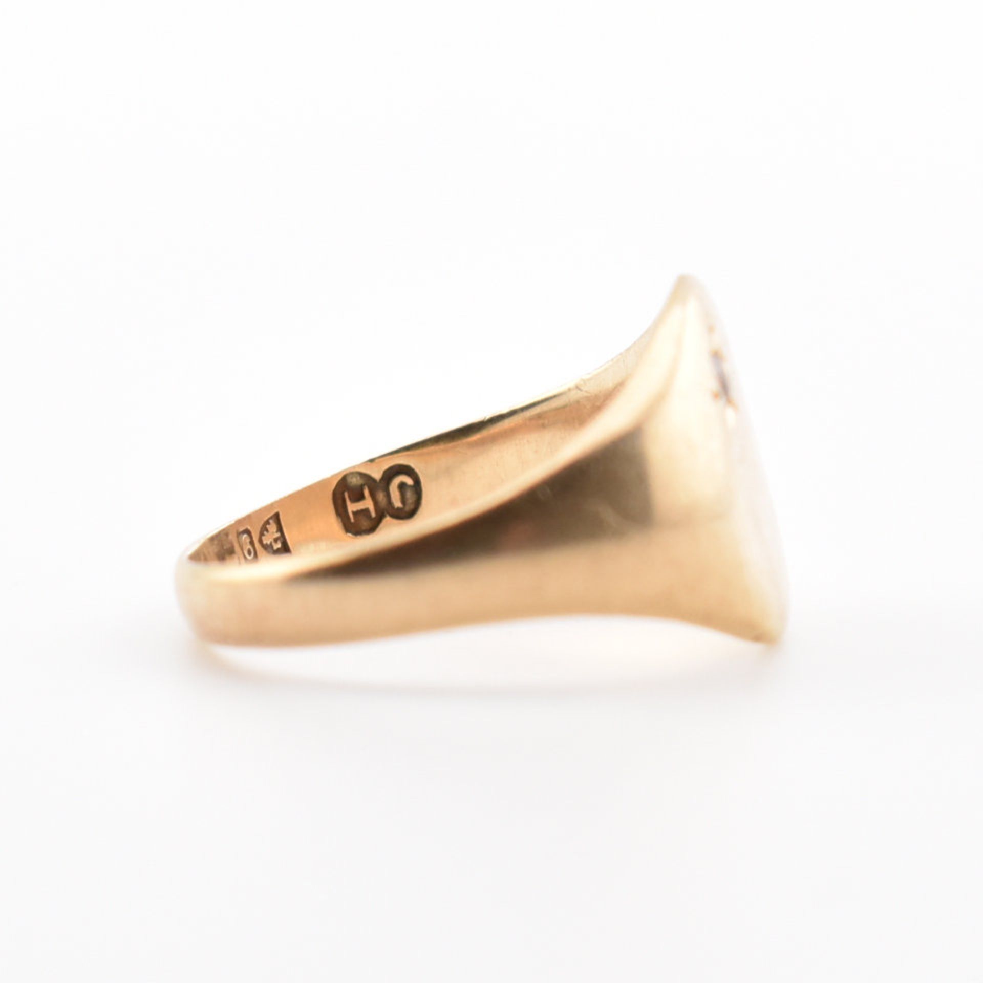 HALLMARKED 9CT GOLD & WHITE STONE SIGNET RING - Image 2 of 5