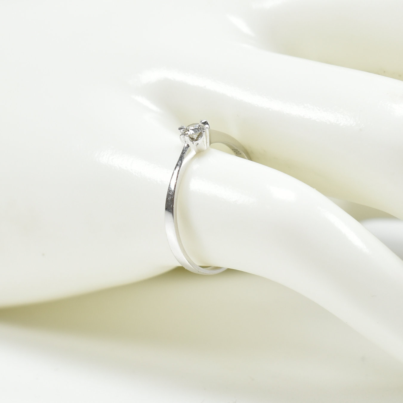 TWO 18CT WHITE GOLD & DIAMOND SOLITAIRE RINGS - Image 11 of 14