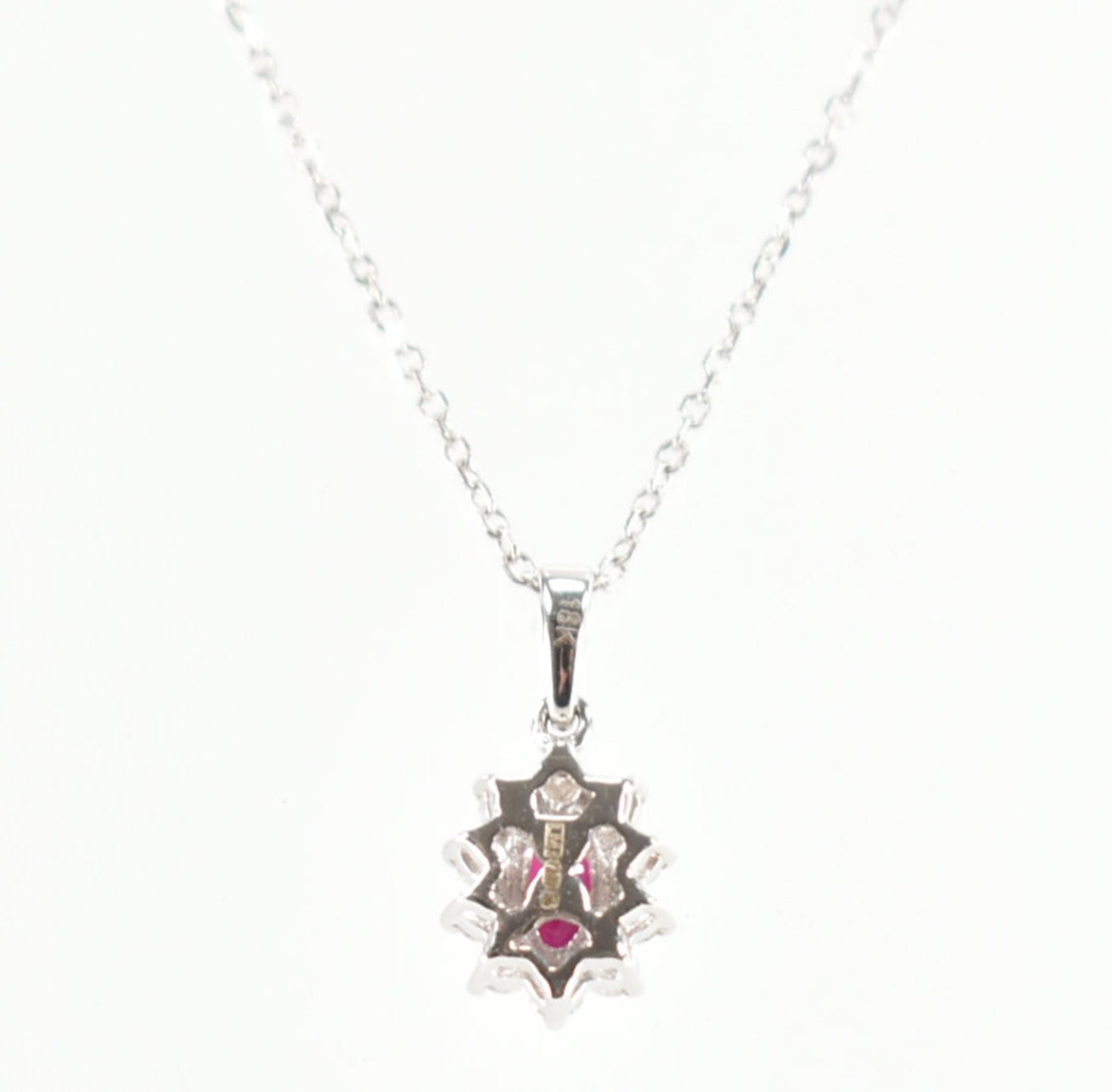 HALLMARKED 18CT WHITE GOLD DIAMOND & RED STONE NECKLACE PENDANT & CHAIN - Image 4 of 6