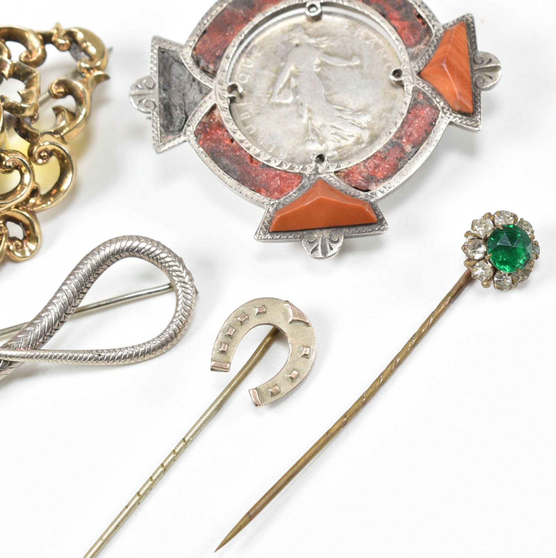 COLLECTION OF 19TH CENTURY JEWELLERY - Image 3 of 6
