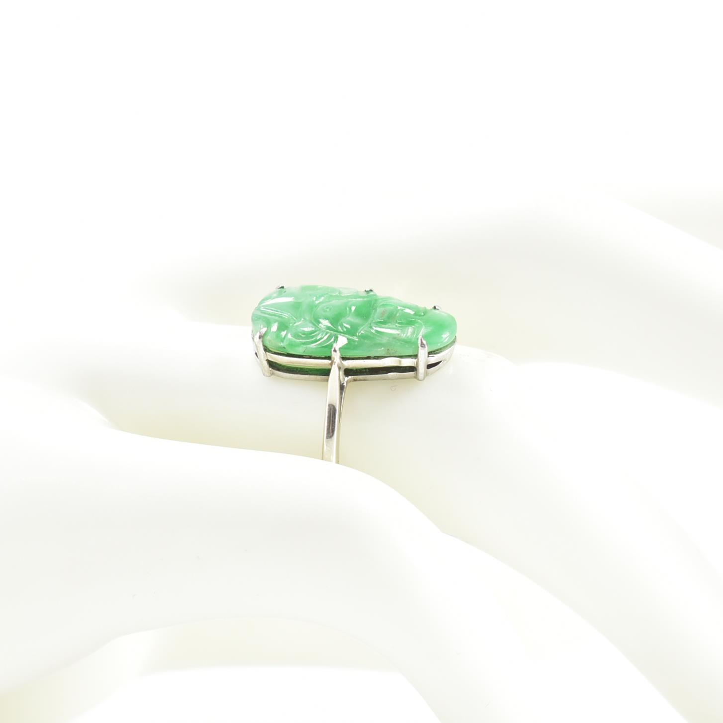 9CT WHITE GOLD & JADE BUDDHA RING - Image 8 of 8