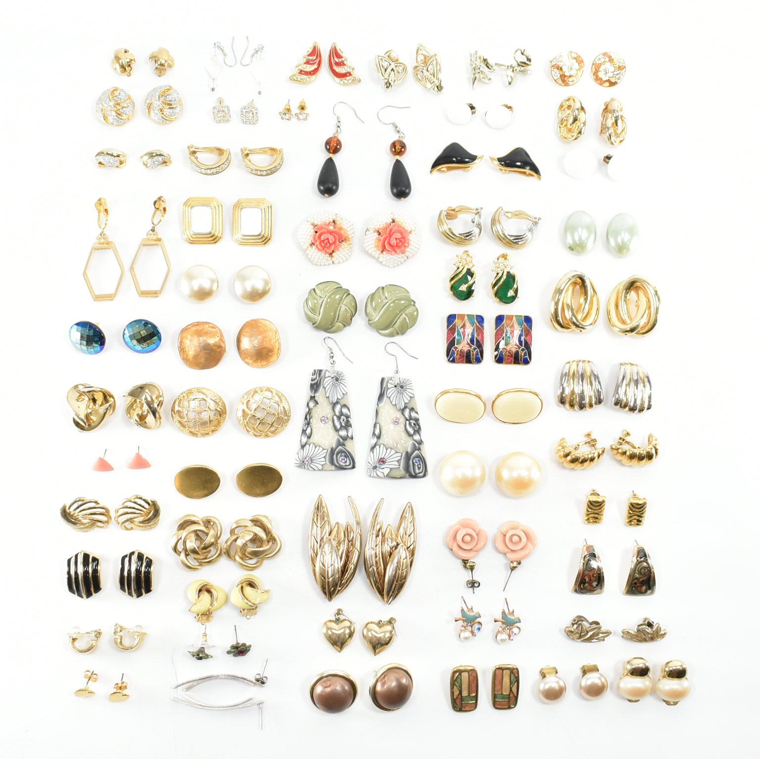 COLLECTION OF ASSORTED COSTUME JEWELLERY EARRINGS