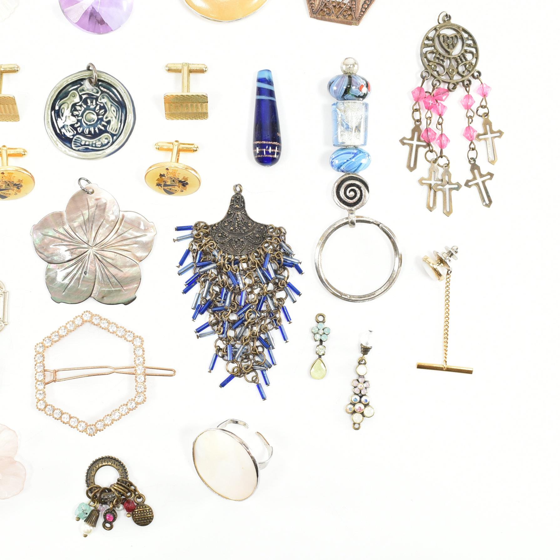 COLLECTION OF ASSORTED COSTUME JEWELLERY - Image 3 of 7