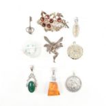 COLLECTION OF ASSORTED SILVER BROOCH PINS & NECKLACE PENDANTS