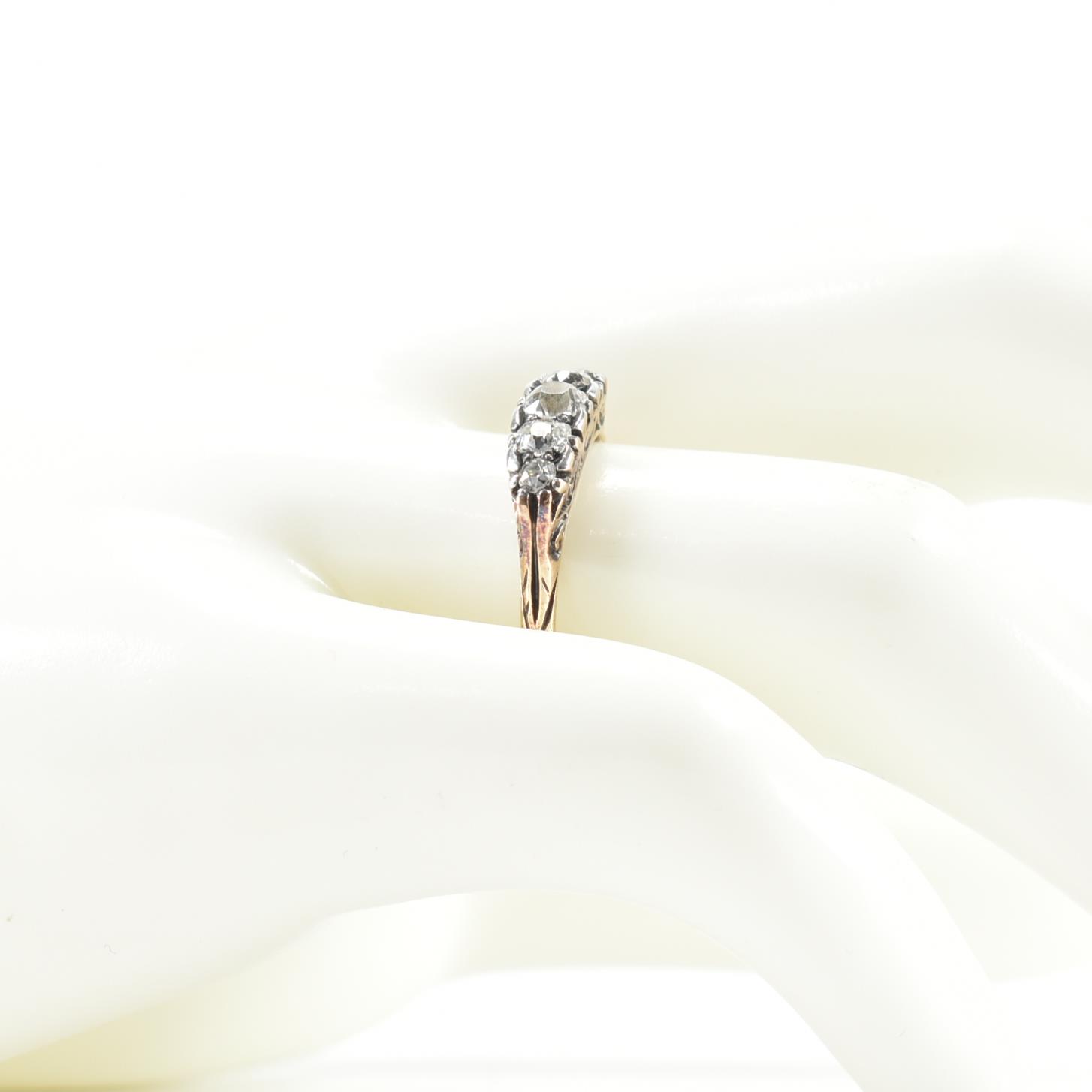 18CT GOLD FIVE STONE DIAMOND RING - Image 8 of 9