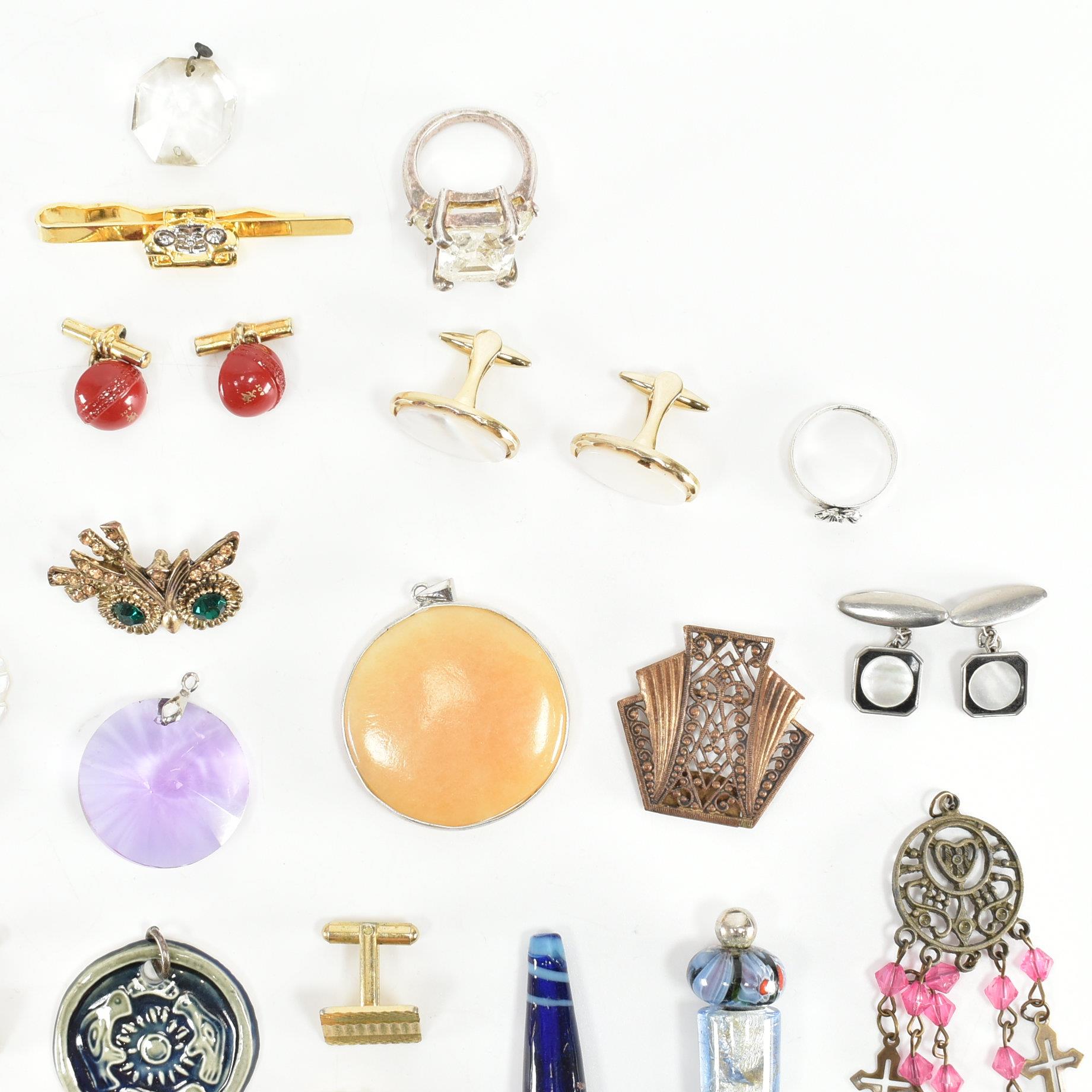 COLLECTION OF ASSORTED COSTUME JEWELLERY - Image 6 of 7