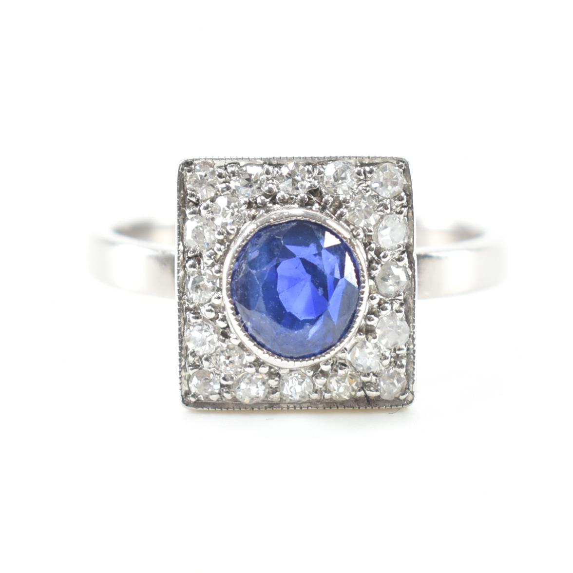 18CT WHITE GOLD SAPPHIRE & DIAMOND TARGET RING