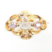 19TH CENTURY YELLOW METAL AQUAMARINE & AMETHYST BROOCH PIN