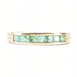 HALLMARKED 9CT GOLD & EMERALD SEVEN STONE RING