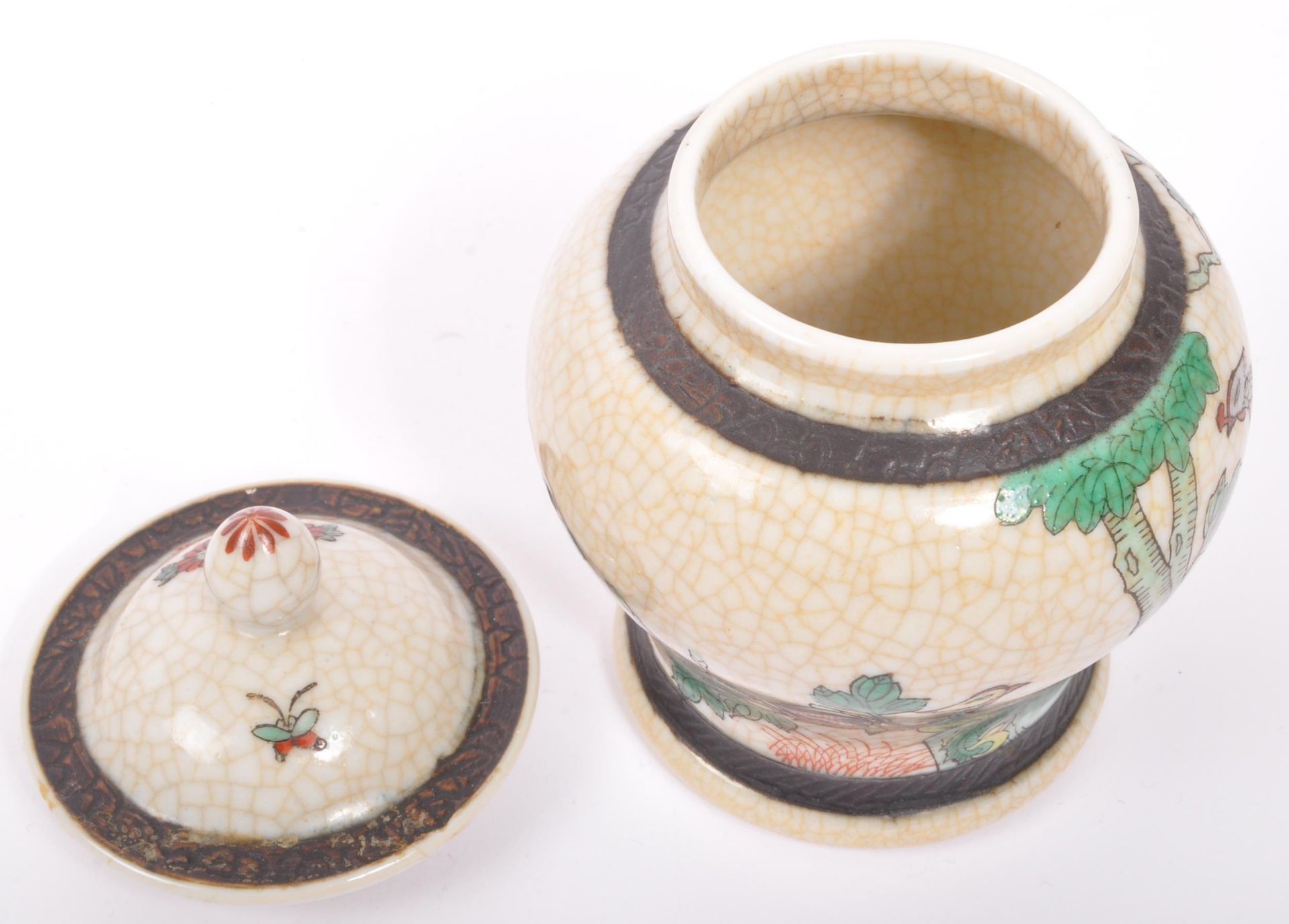 COLLECTION OF CHINESE PORCELAIN & CERAMIC ORIENTAL ITEMS - Image 4 of 12