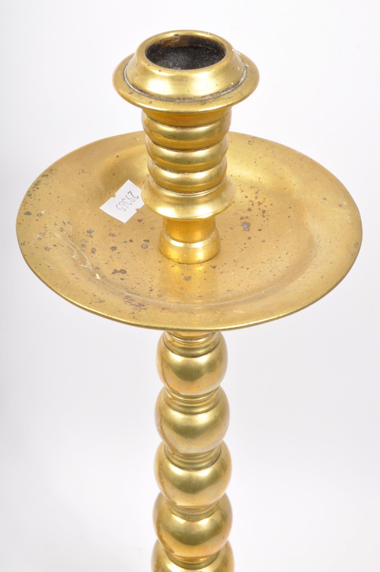 PAIR OF 19TH CENTURY BOBBIN TURNED EFFECT BRASS CANDLESTICKS - Image 5 of 6