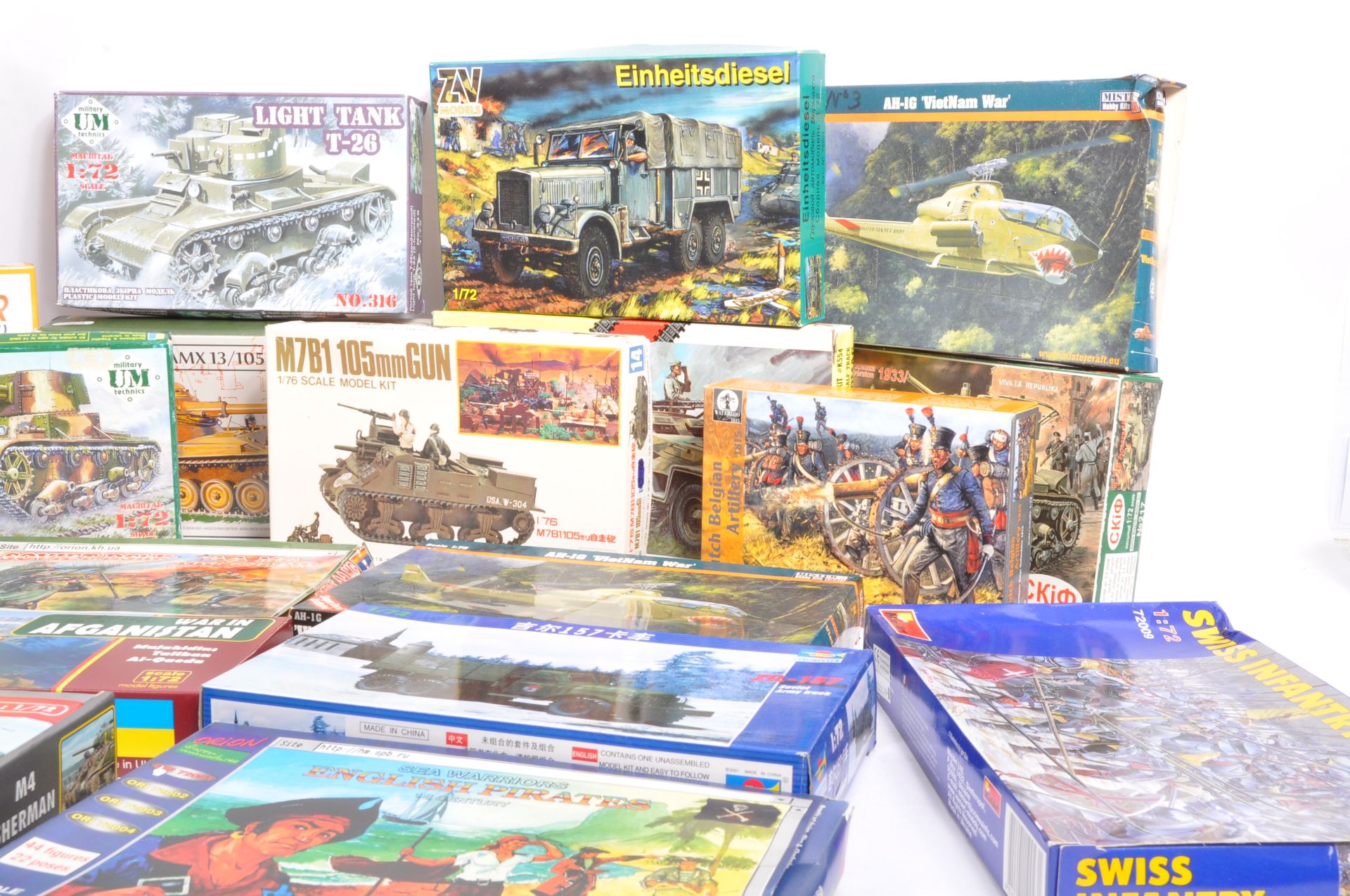 MODEL KITS - COLLECTION OF PLASTIC MODEL KITS - Image 2 of 6