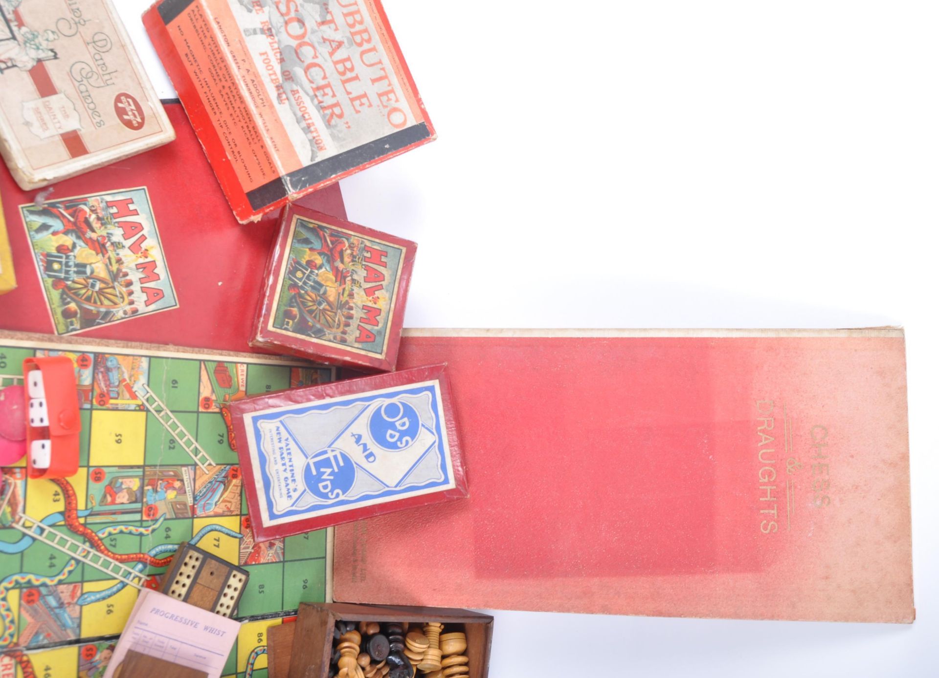 COLLECTION OF VINTAGE CARD GAMES, MARBLES AND COMICS ETC - Image 8 of 20