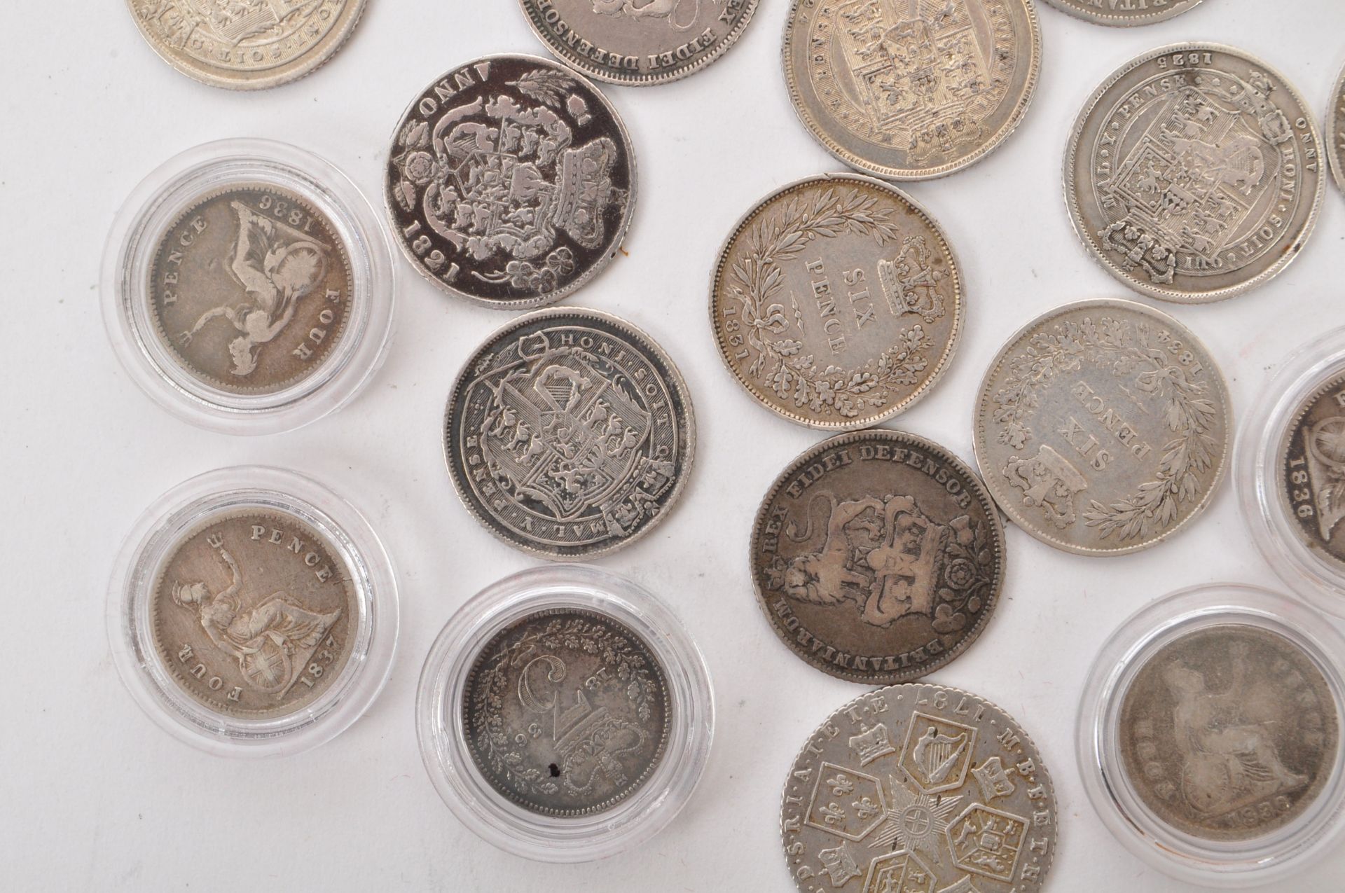 COLLECTION GEORGE III SILVER SIX PENCE COINS - Bild 2 aus 7