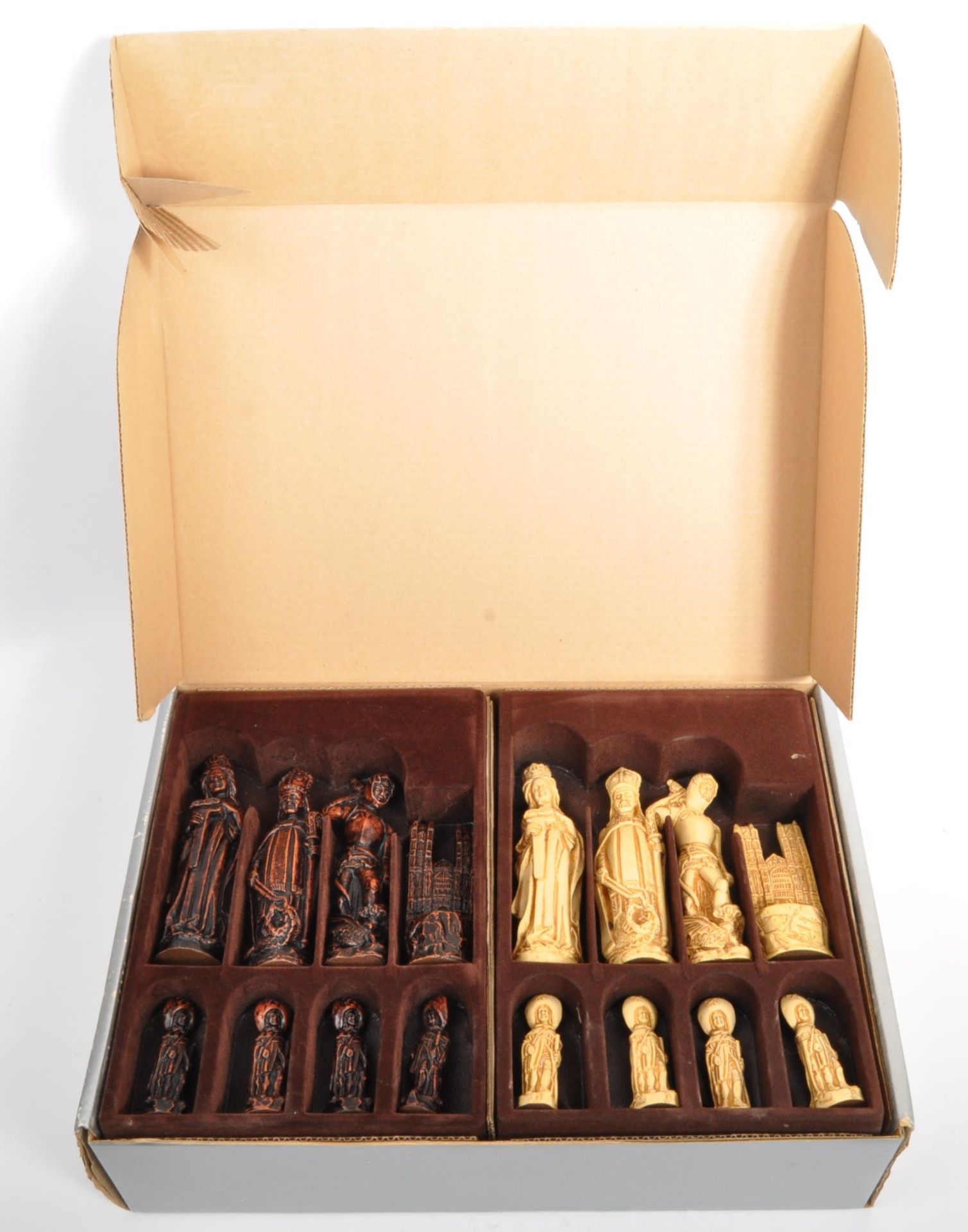 A VINTAGE STUDIO ANNE CARLTON WESTMINSTER ABBEY CHESS SET - Image 16 of 17