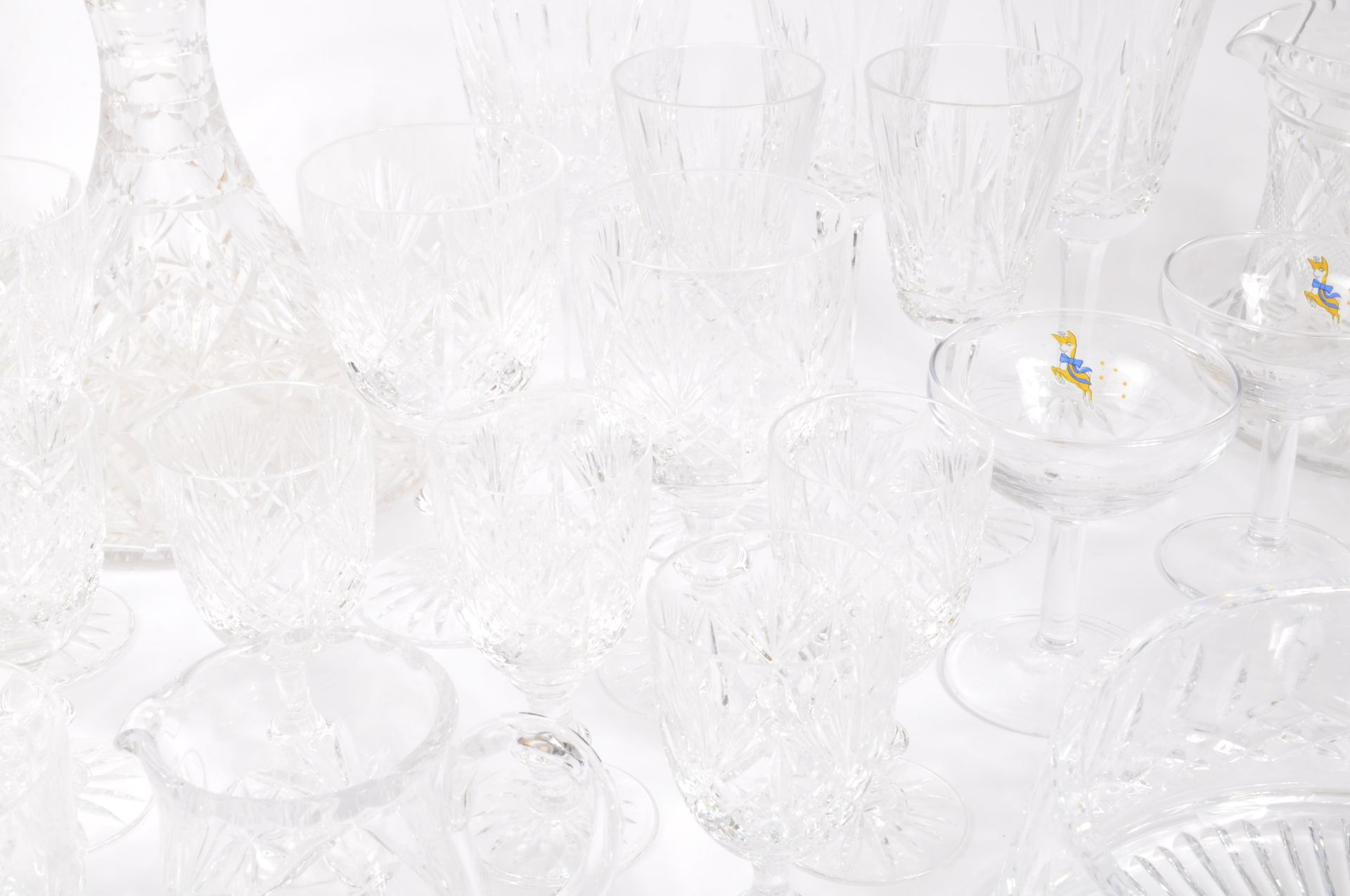 COLLECTION OF CONTEMPORARY CRYSTAL GLASS DRINKING GLASSES - Bild 3 aus 8