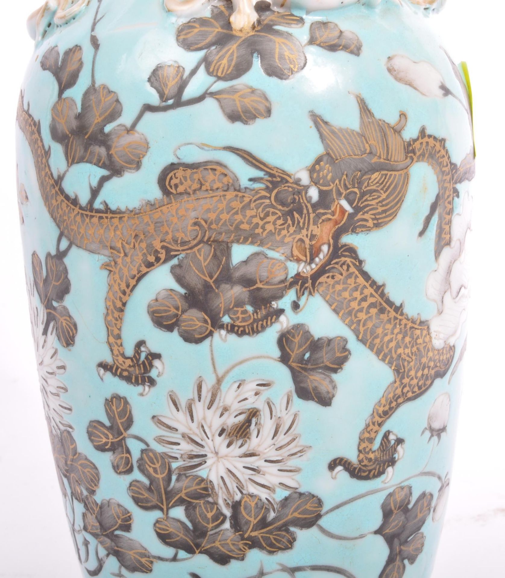 A 19THE CENTURY BLUE AND WHITE CHINESE ORIENTAL CERAMIC VASE - Image 5 of 5
