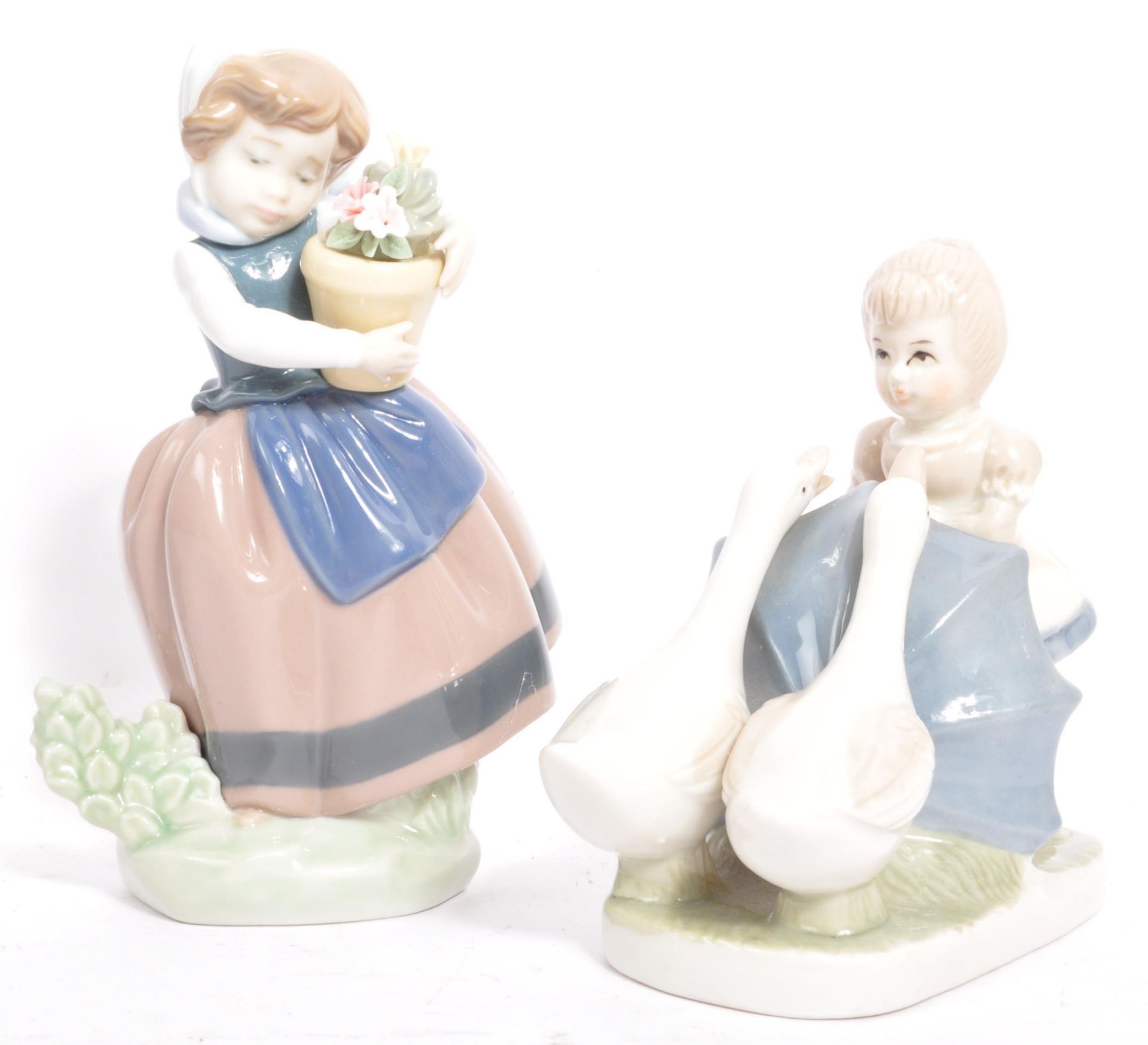 COLLECTION OF VINTAGE CERAMICS - LLADRO - DOULTON - Image 4 of 9