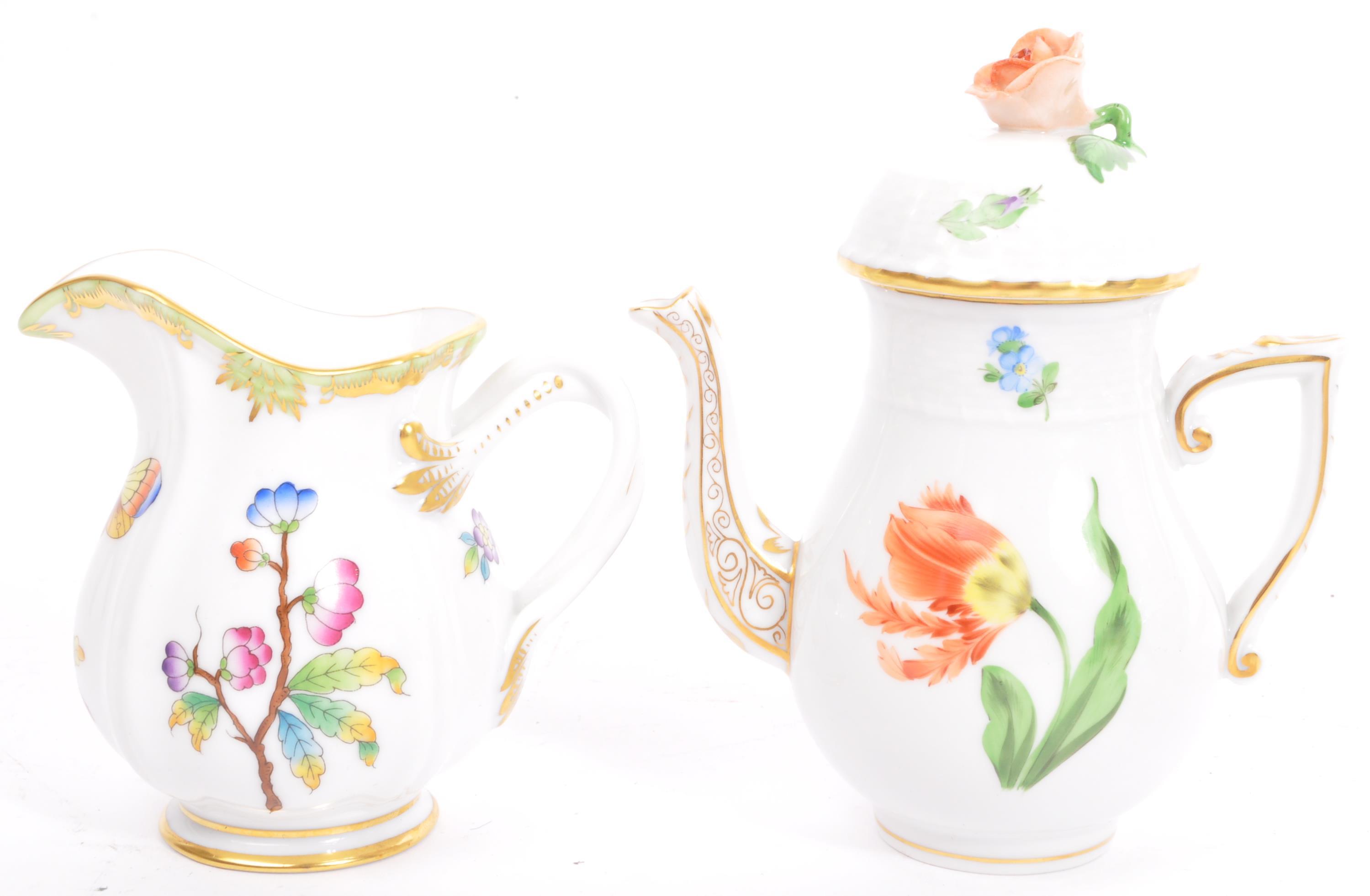 A COLLECTION OF HEREND HUNGRY PORCELAIN DRESSER SET - Image 5 of 9