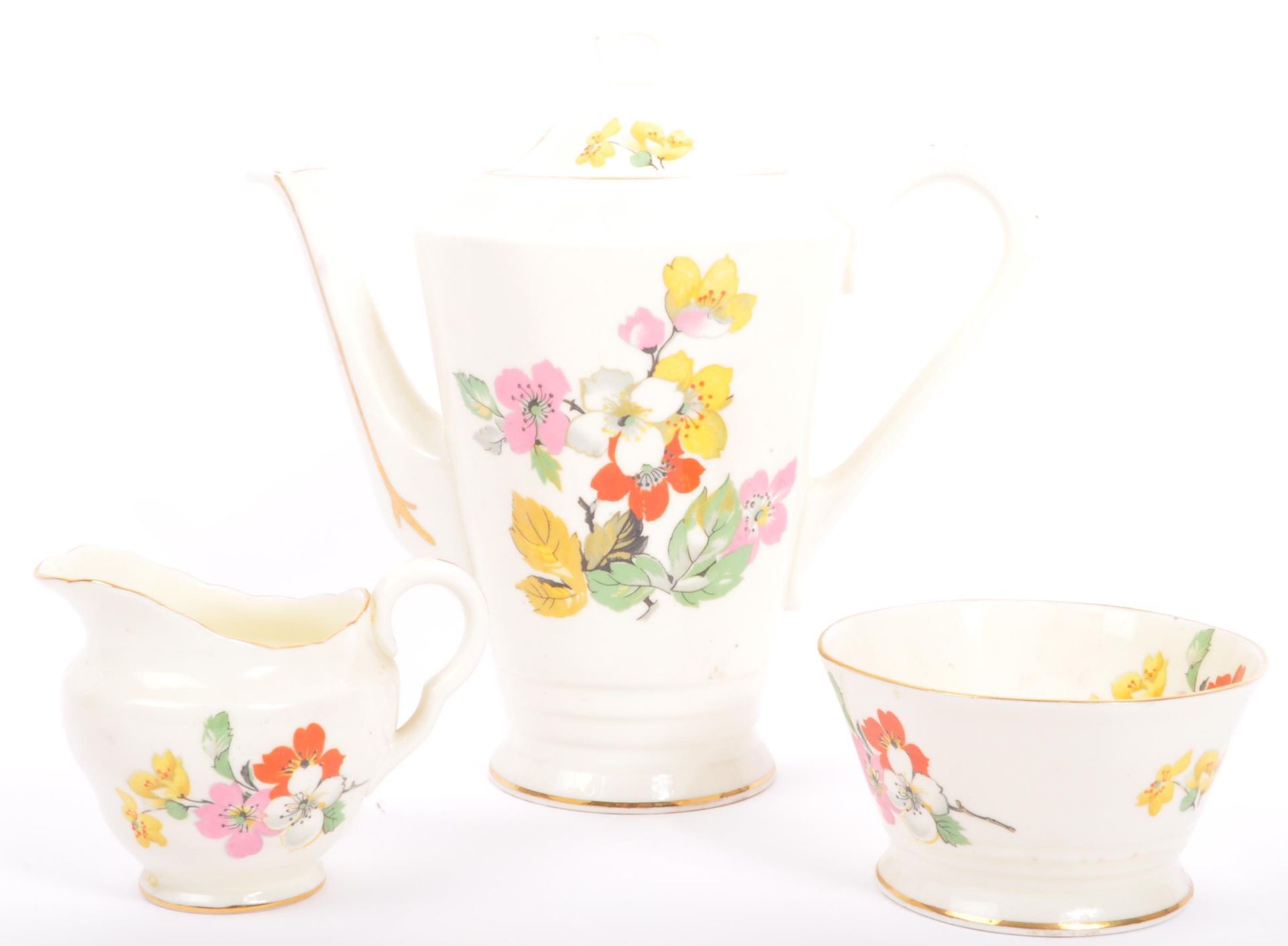 A VINTAGE RETRO TUSCAN PLANT BONE CHINA TEA SERVICE SET - Image 5 of 6