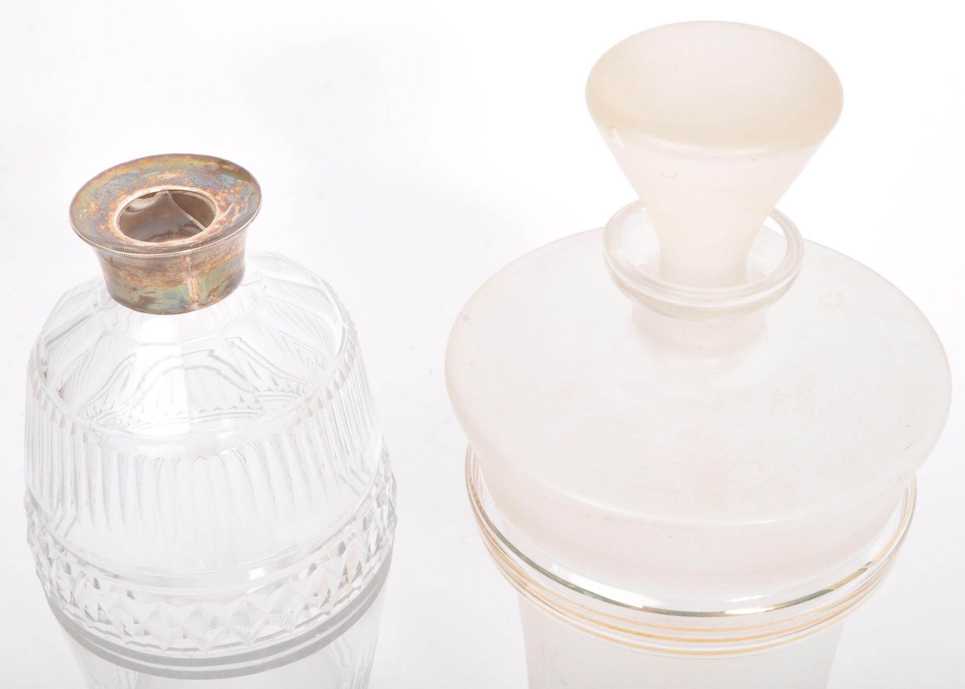 COLLECTION OF 19TH CENTURY & LATER GLASS DECANTERS - Bild 5 aus 6