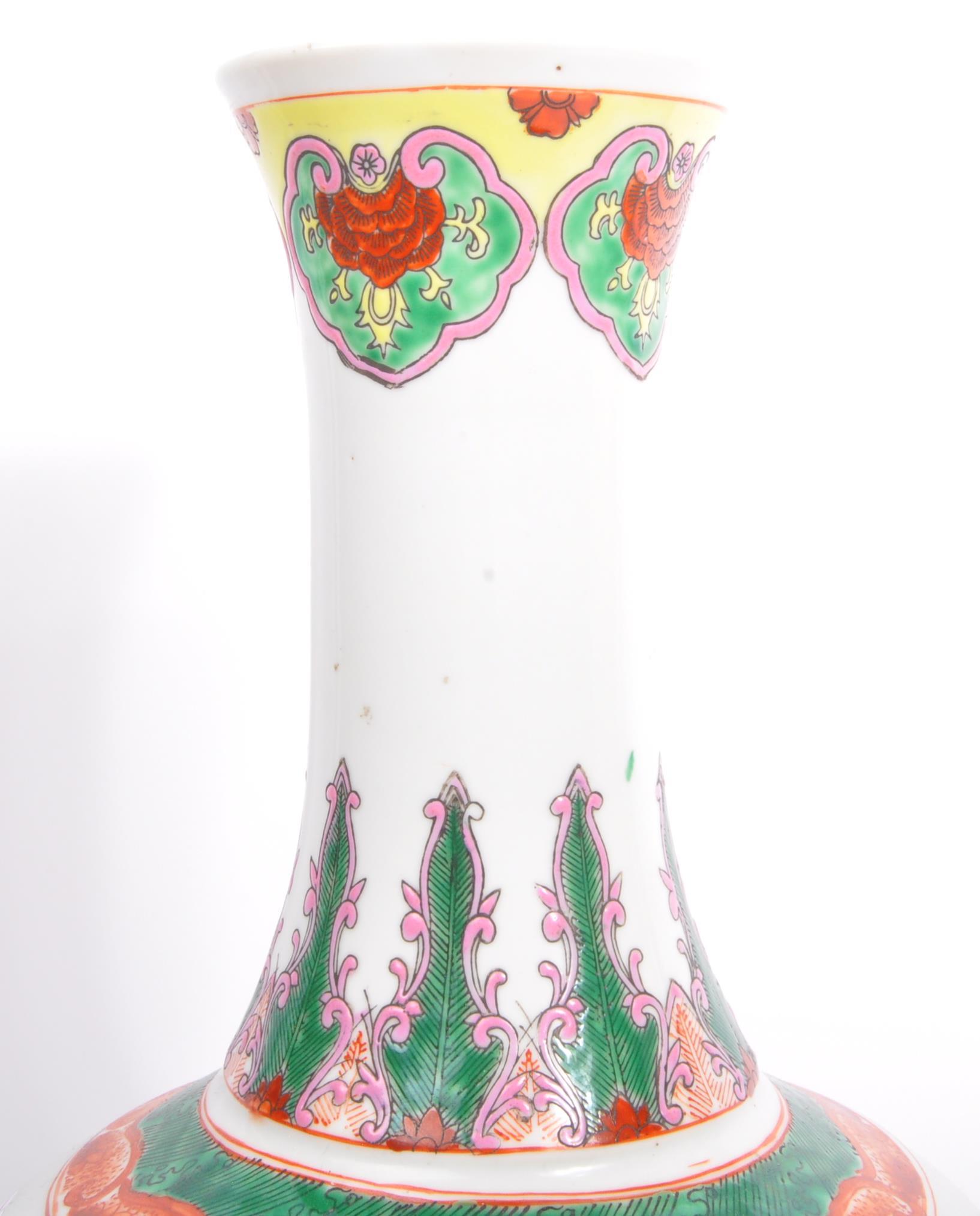 LARGE 19TH CENTURY CHINESE WHITE FLORAL & FOLIATE VASE - Image 3 of 5