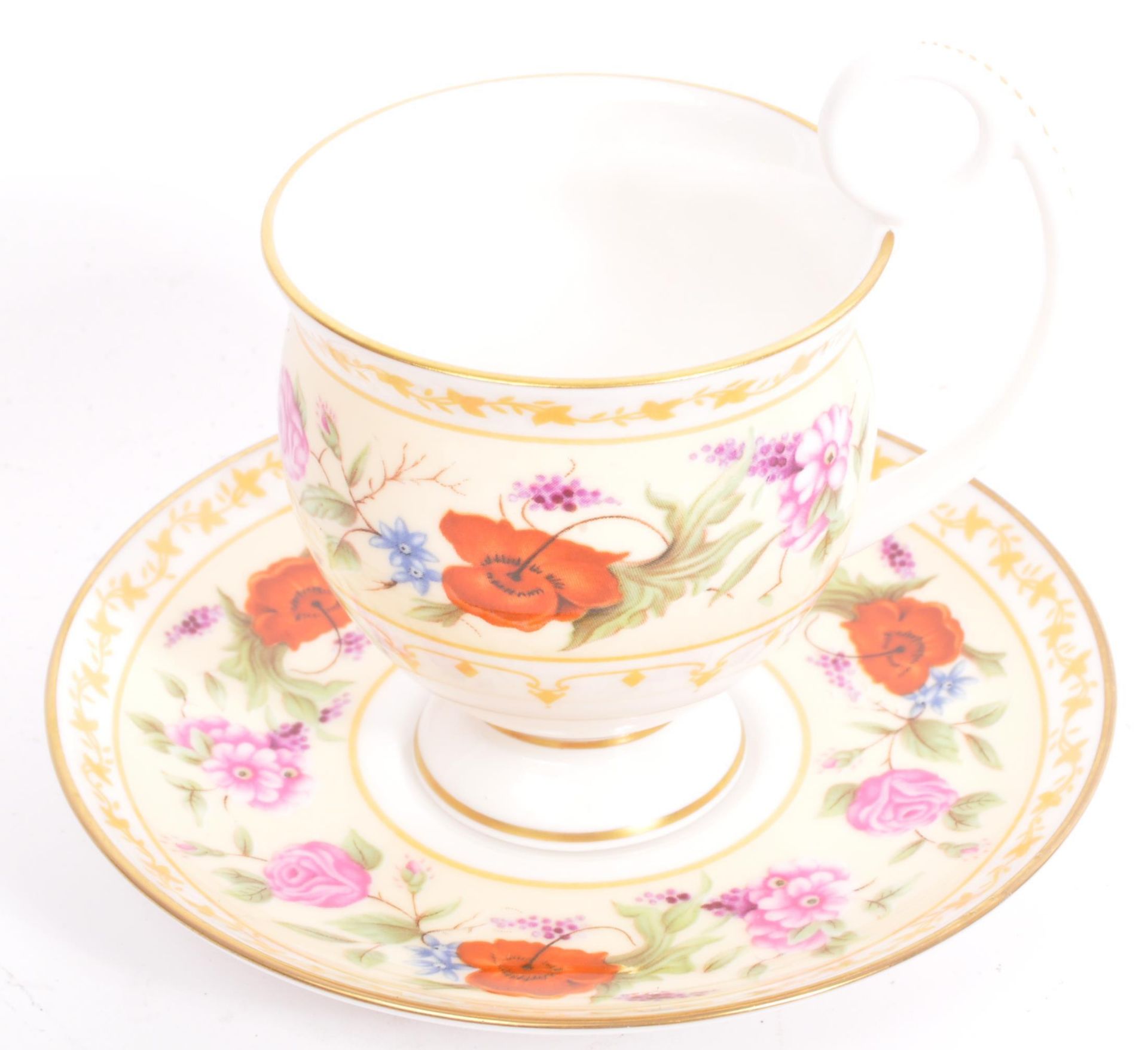 A COLLECTION OF ROYAL WORCESTER / VIENNA CHINA CUPS & SAUCERS - Image 6 of 9