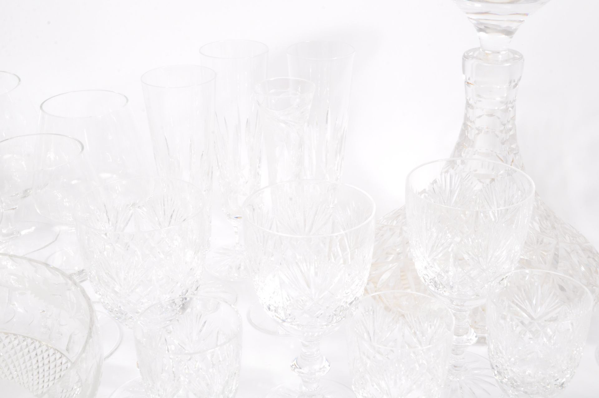 COLLECTION OF CONTEMPORARY CRYSTAL GLASS DRINKING GLASSES - Bild 6 aus 8