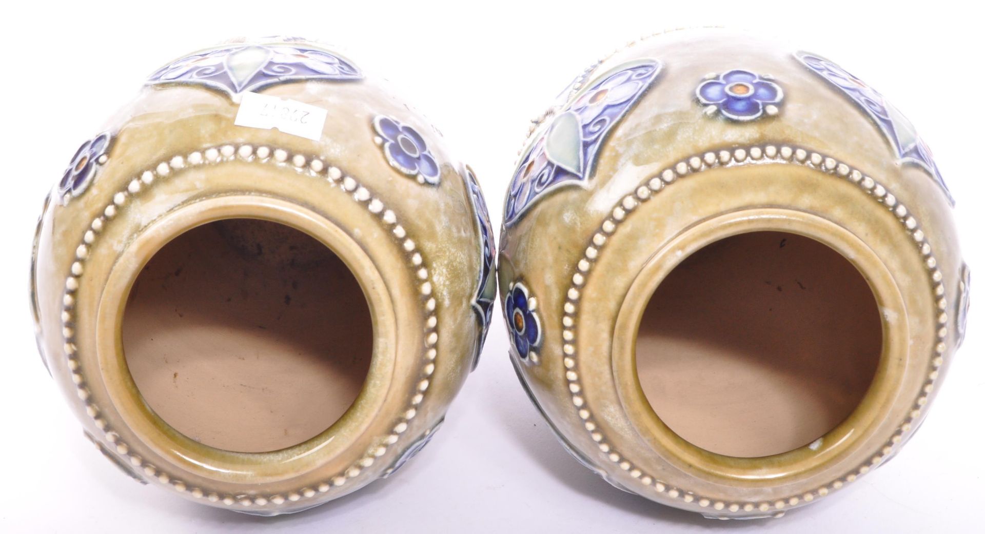 PAIR OF ROYAL DOULTON LAMBETH STYLE CERAMIC VASES - Bild 5 aus 5