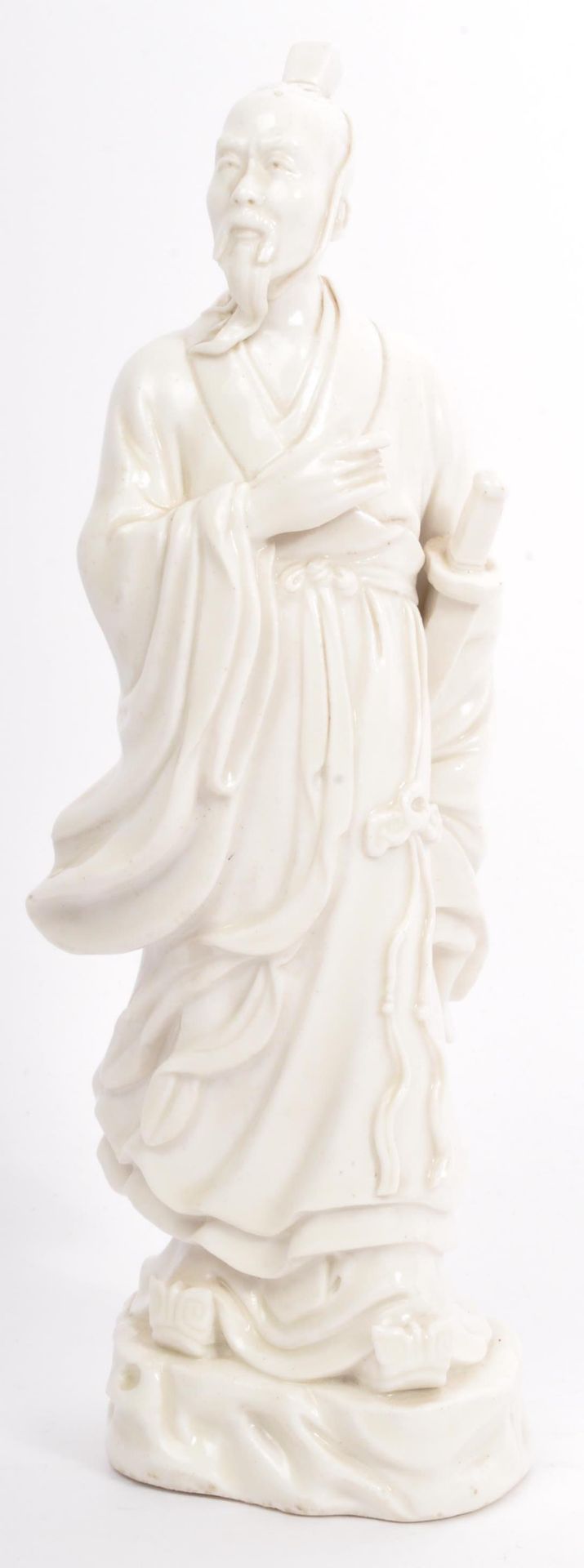 A VINTAGE 20TH CENTURY PORCELAIN BLAC DE CHINE FIGURE