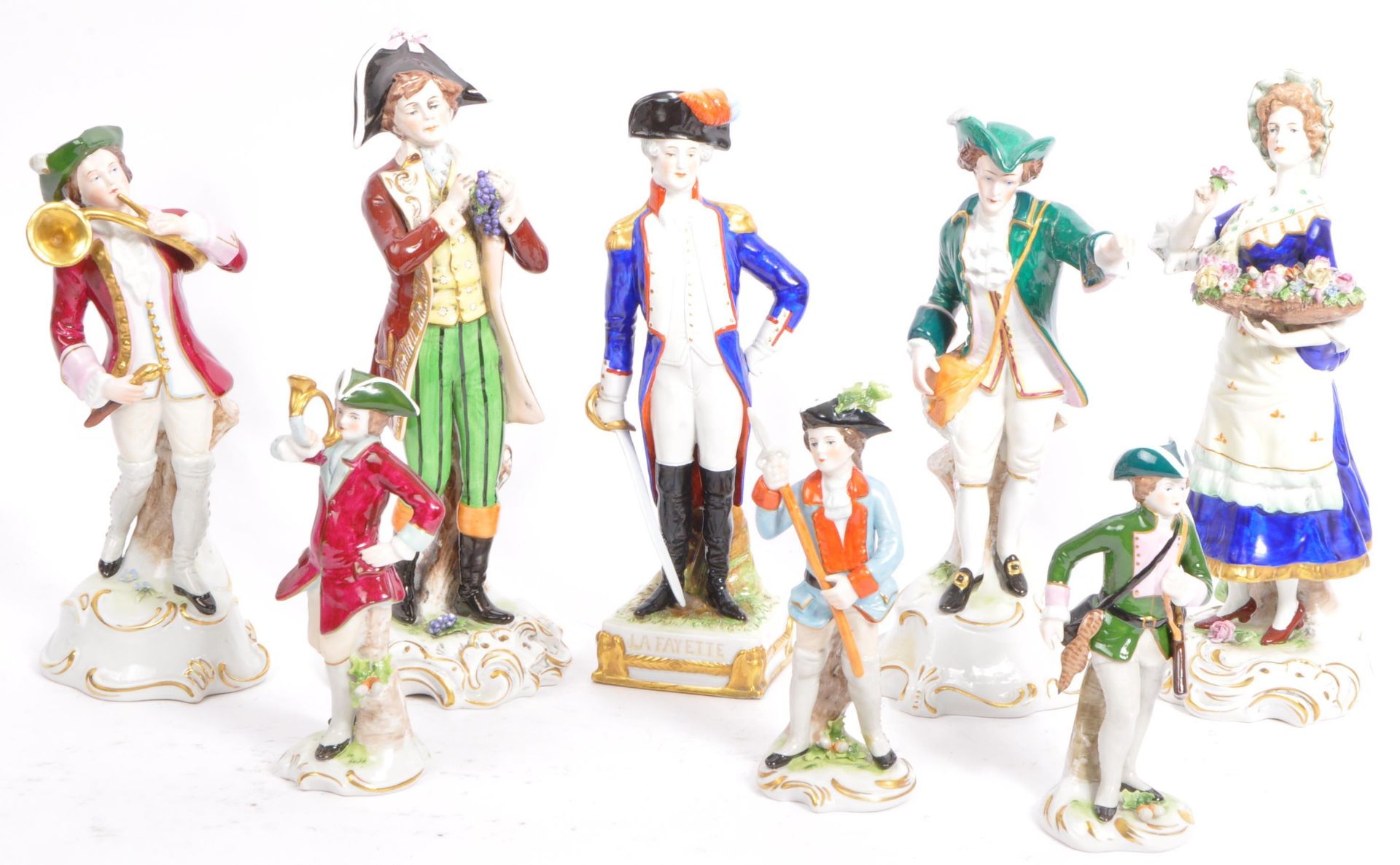 COLLECTION SITZENDORF & CAPODIMONTE PORCELAIN FIGURINES