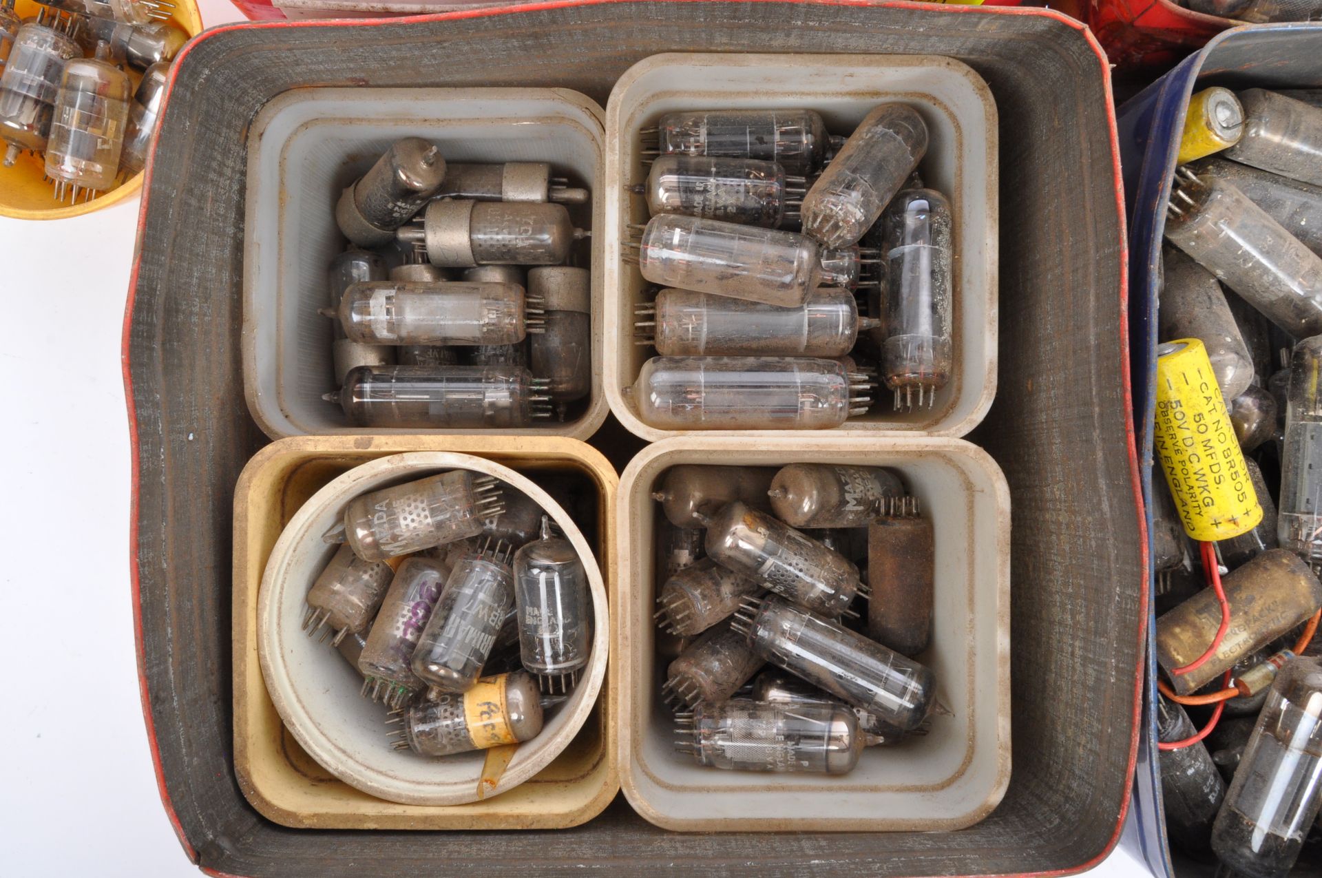 COLLECTION OF VINTAGE 20TH CENTURY LOOSE RADIO VALVES - Image 3 of 9