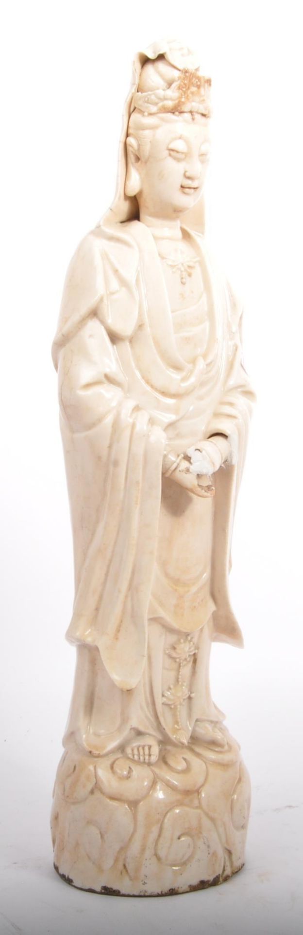 AN 18TH CENTURY CHINESE ORIENTAL BLANC DE CHINE CERAMIC FIGURE