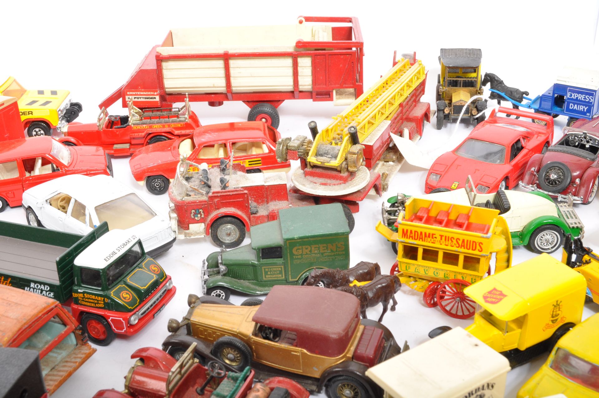 DIECAST - LARGE COLLECTION OF ASSORTED DIECAST MODELS - Bild 2 aus 9