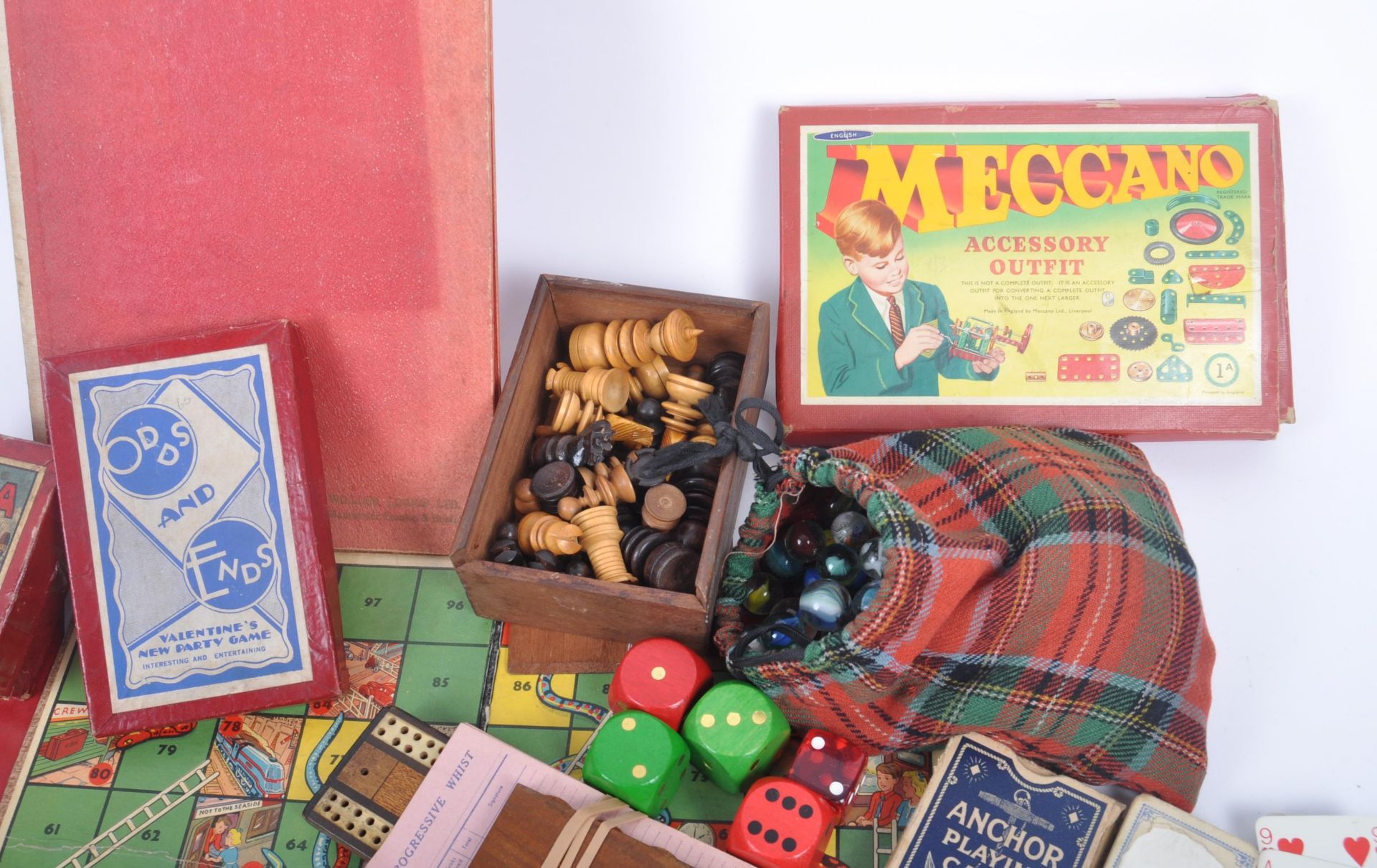 COLLECTION OF VINTAGE CARD GAMES, MARBLES AND COMICS ETC - Image 7 of 20