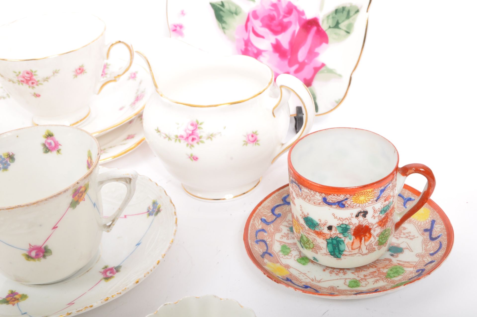 19TH CENTURY & LATER TEACUPS & SAUCERS & TEA SERVICE - Image 3 of 11