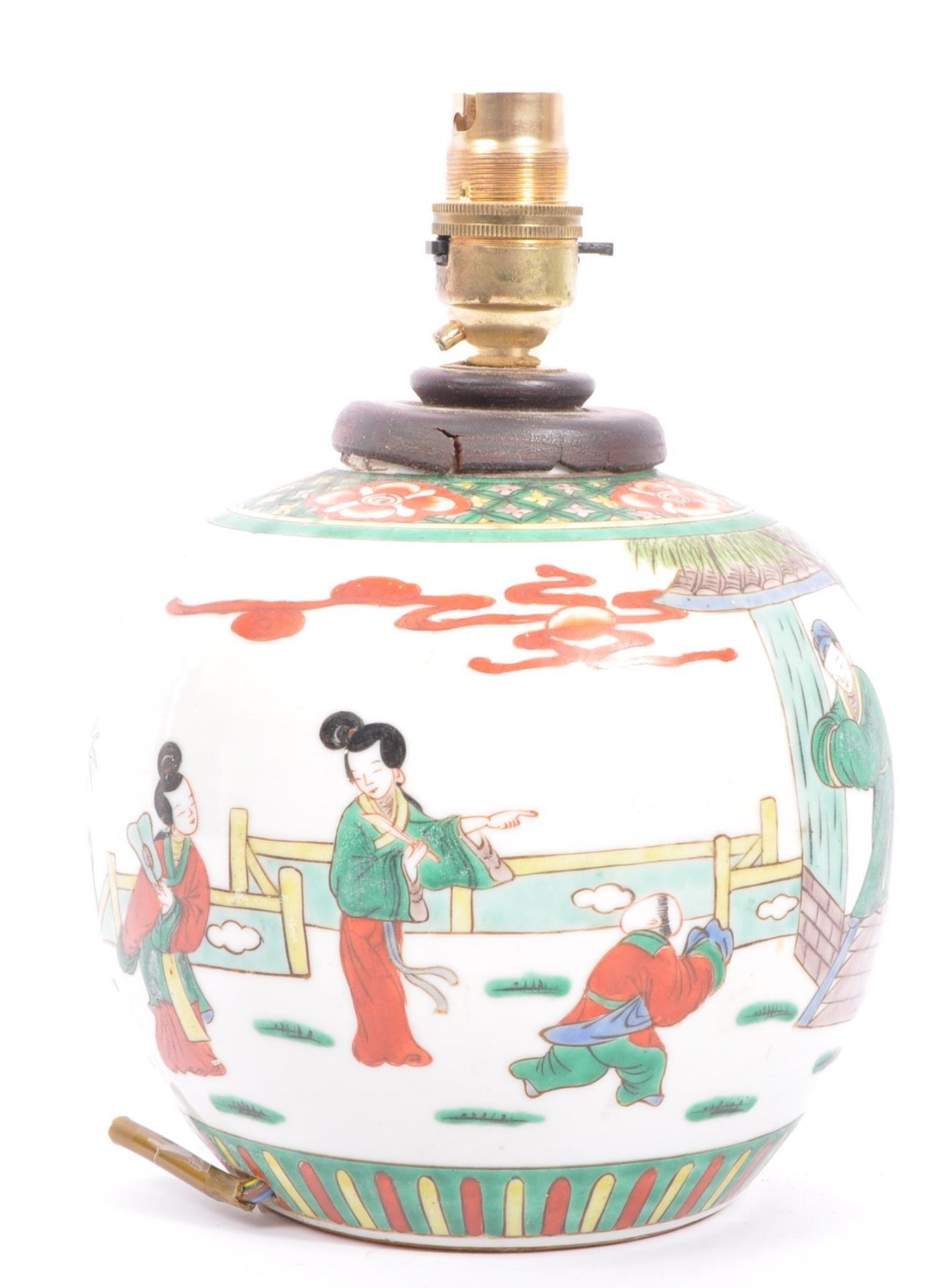 MID 20TH CENTURY FAMILLE ROSE HAND PAINTED VASE LAMP