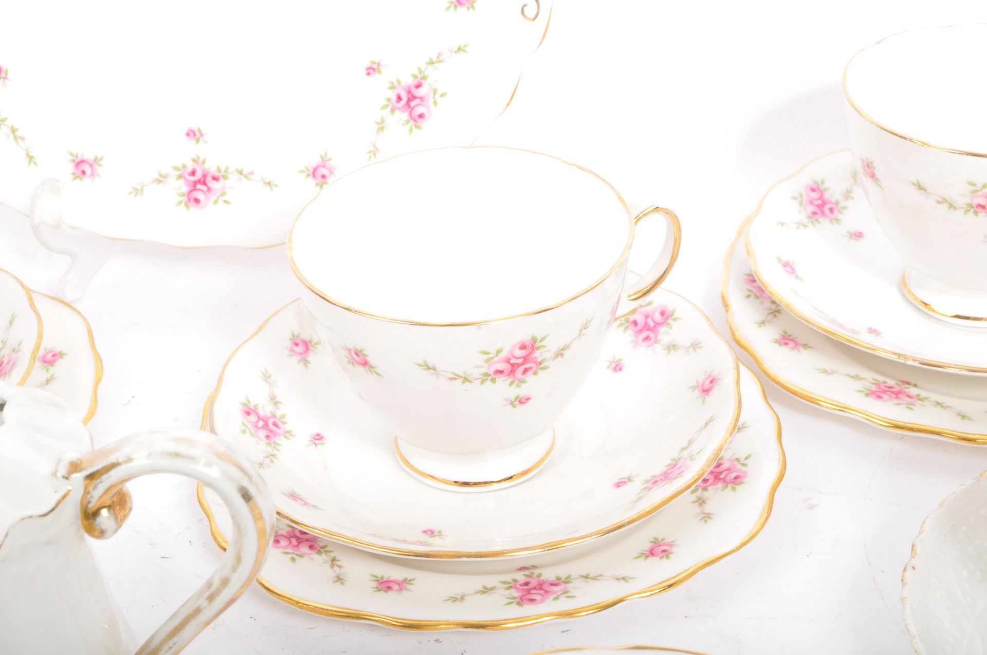 19TH CENTURY & LATER TEACUPS & SAUCERS & TEA SERVICE - Image 7 of 11