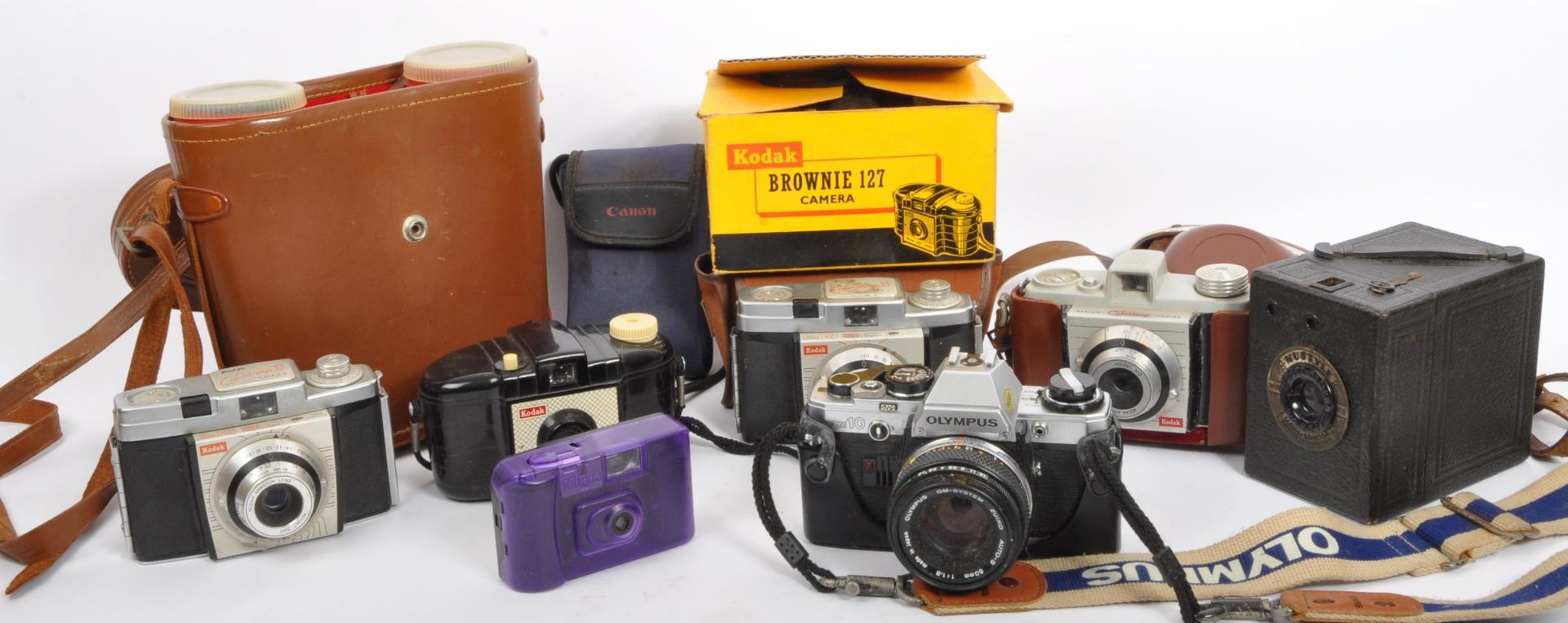 COLLECTION OF VINTAGE 20TH CENTURY CAMERAS & BINOCULARS