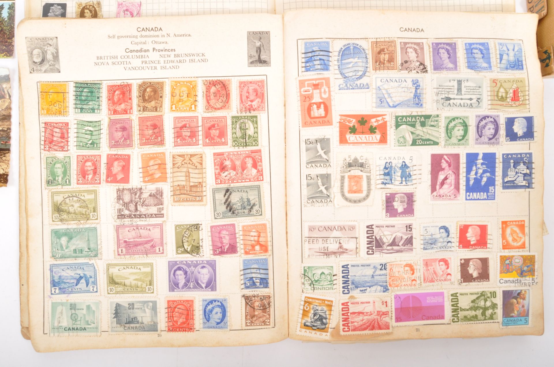 A LARGE COLLECTION OF STAMPS AND 1950'S POST CARDS - Bild 2 aus 9