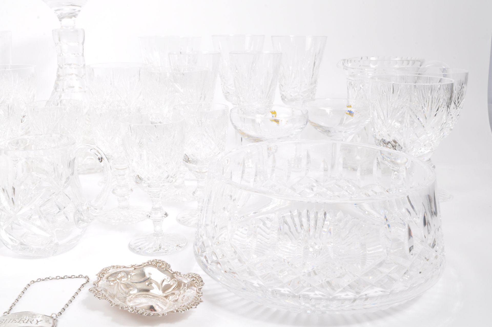 COLLECTION OF CONTEMPORARY CRYSTAL GLASS DRINKING GLASSES - Bild 2 aus 8