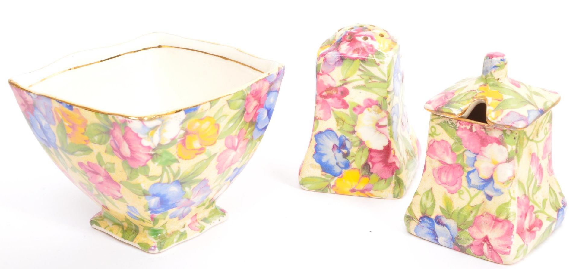 A VARYING COLLECTION OF EARLY 20TH CENTURY CHINTZ CERAMICS - Bild 5 aus 5