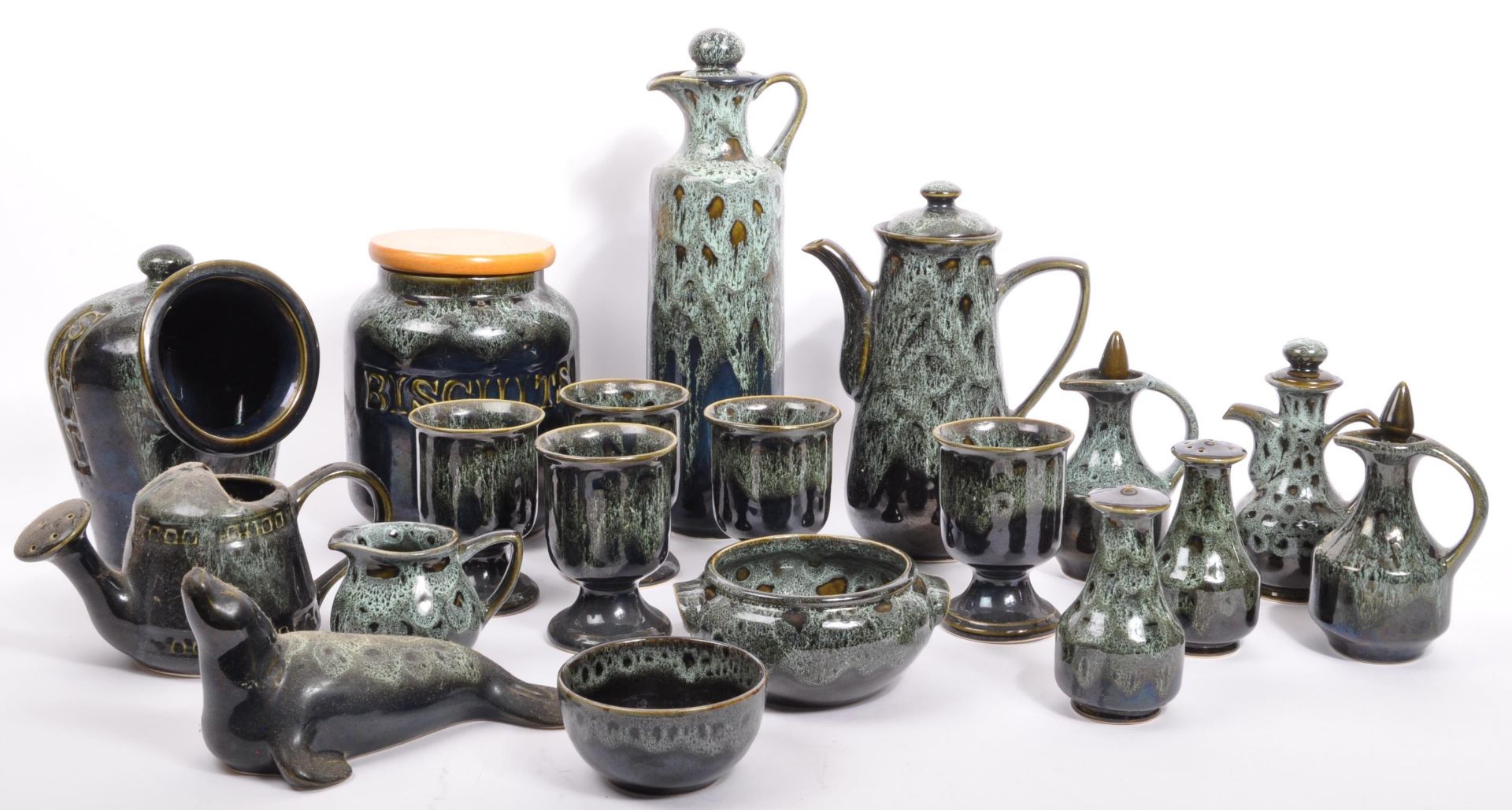 A LARGE COLLECTION OF FOSTERS STUDIO POTTERY / TEA SERVICE