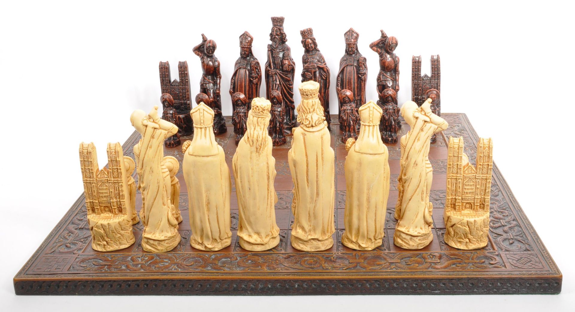 A VINTAGE STUDIO ANNE CARLTON WESTMINSTER ABBEY CHESS SET - Image 12 of 17