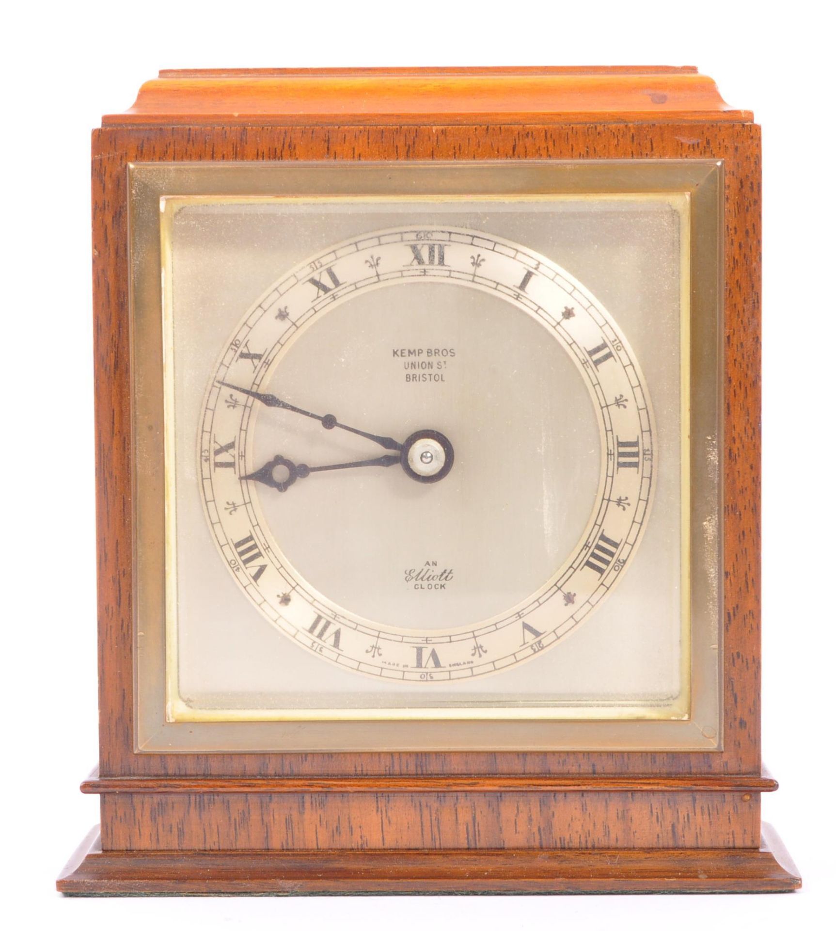 20TH CENTURY ELLIOTT OAK CASED MANTEL CLOCK