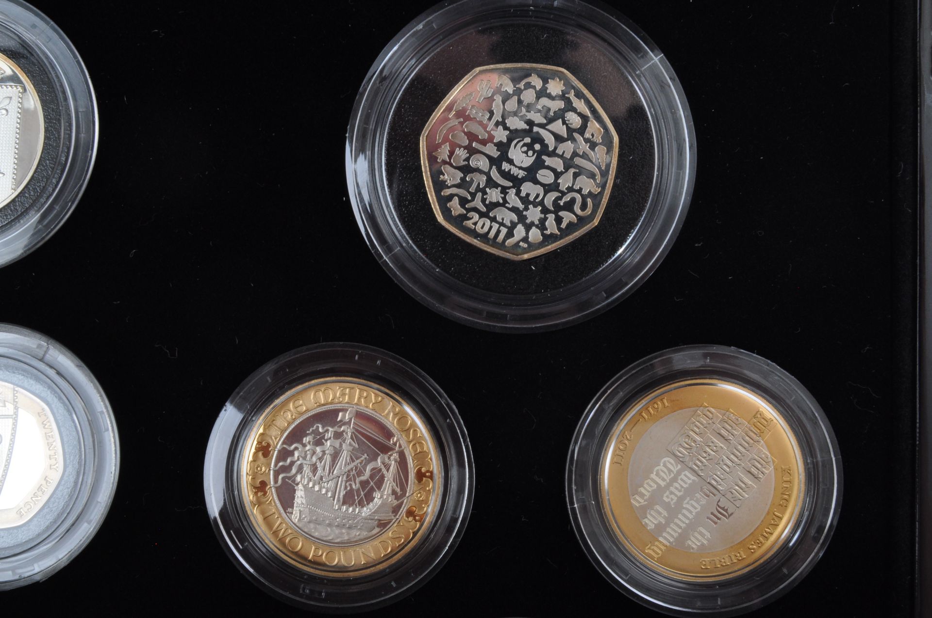 ROYAL MINT 2011 QUEEN ELIZABETH II PROOF COIN SET - Bild 3 aus 5