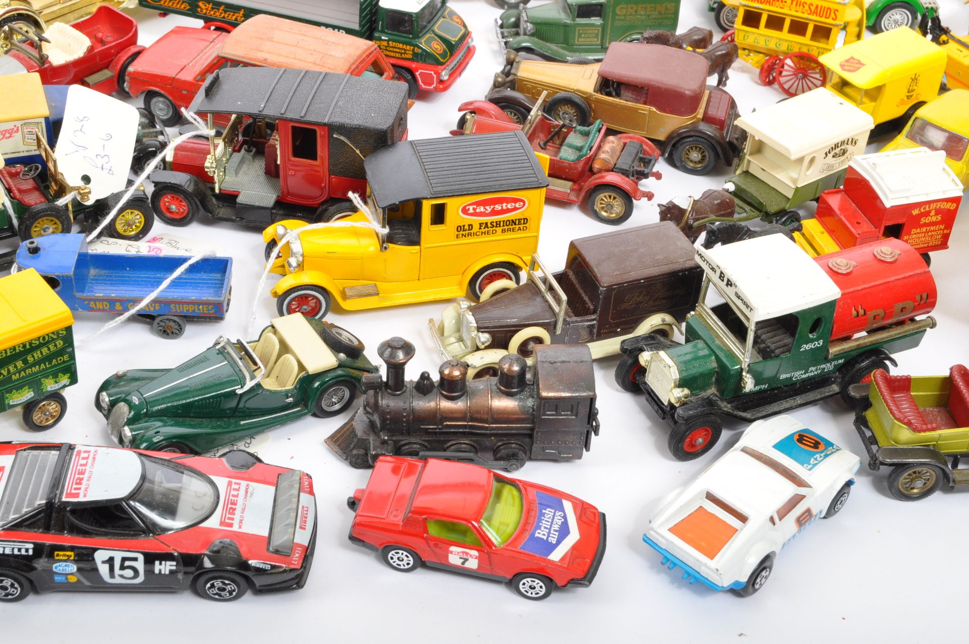 DIECAST - LARGE COLLECTION OF ASSORTED DIECAST MODELS - Bild 3 aus 9