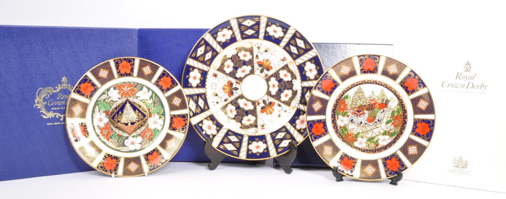 A COLLECTION OF ROYAL CROWN DERBY IMARI PLATES - Image 5 of 11