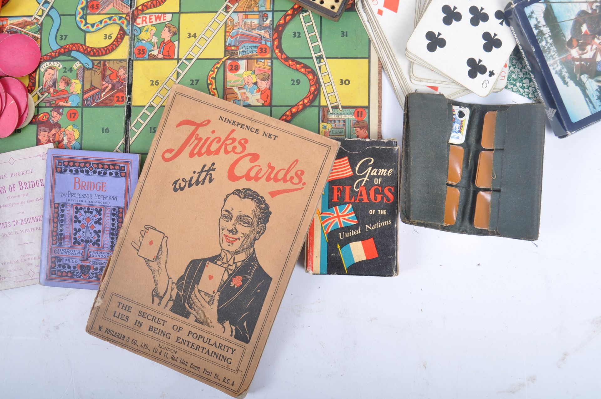 COLLECTION OF VINTAGE CARD GAMES, MARBLES AND COMICS ETC - Image 5 of 20